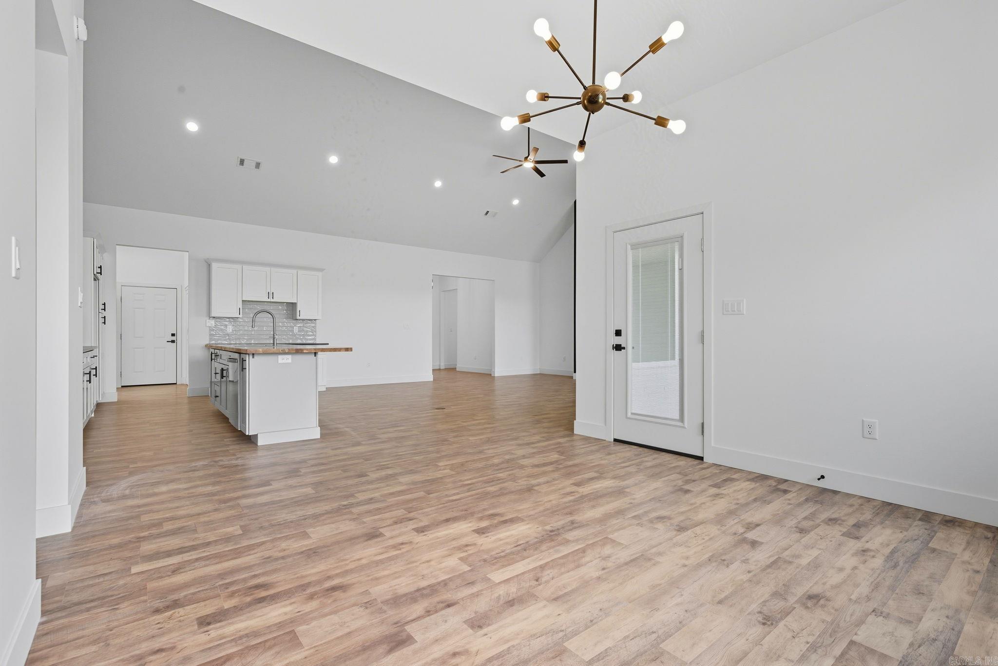 THE WOODS OF HURRICANE LAKE ESTA - Residential