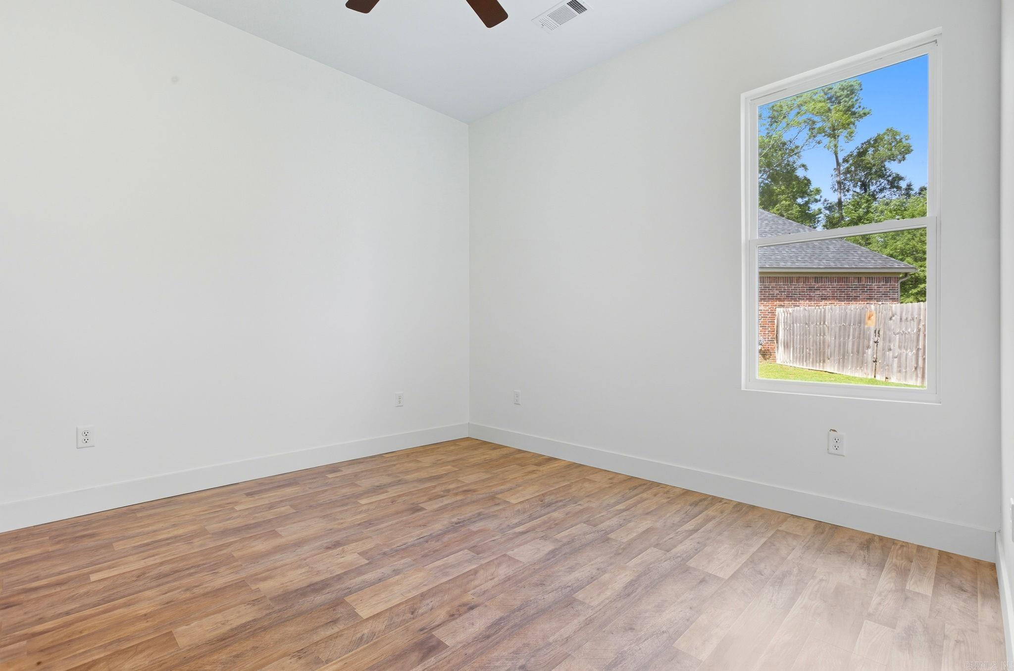 THE WOODS OF HURRICANE LAKE ESTA - Residential