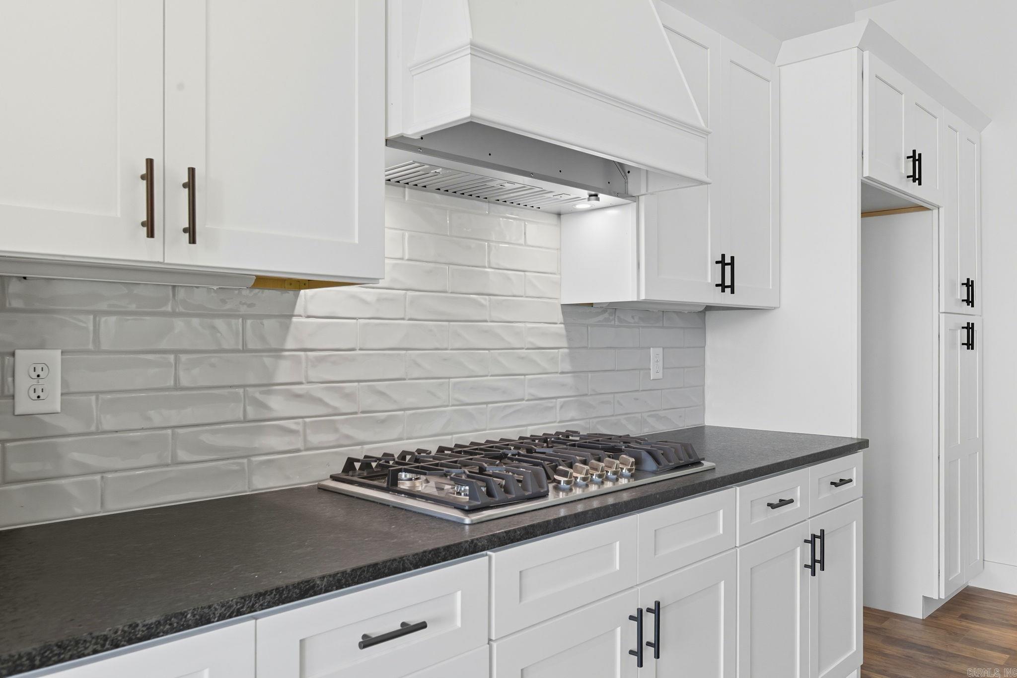 THE WOODS OF HURRICANE LAKE ESTA - Residential