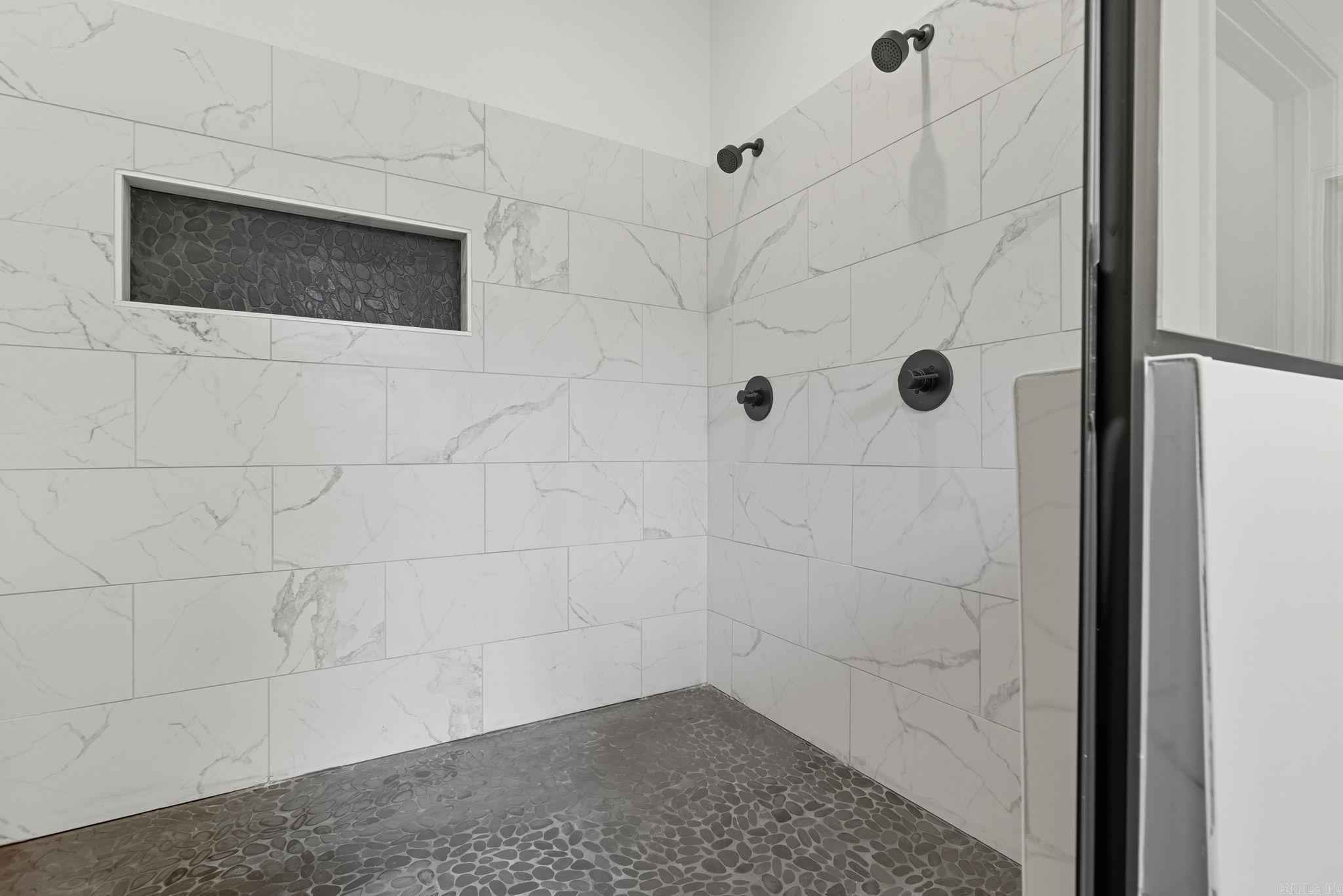 THE WOODS OF HURRICANE LAKE ESTA - Residential