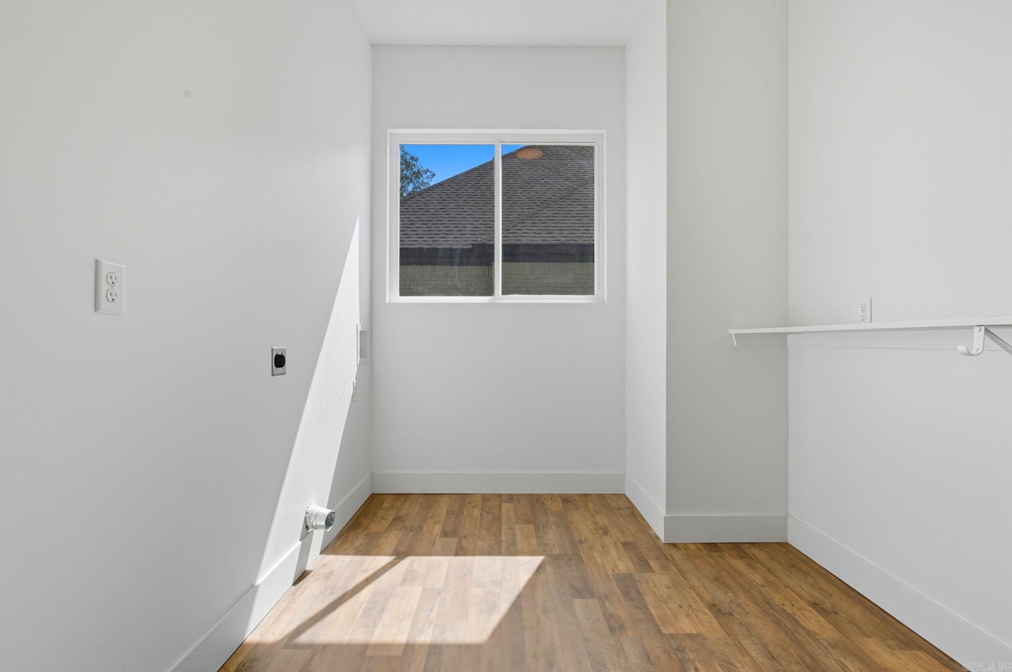 THE WOODS OF HURRICANE LAKE ESTA - Residential