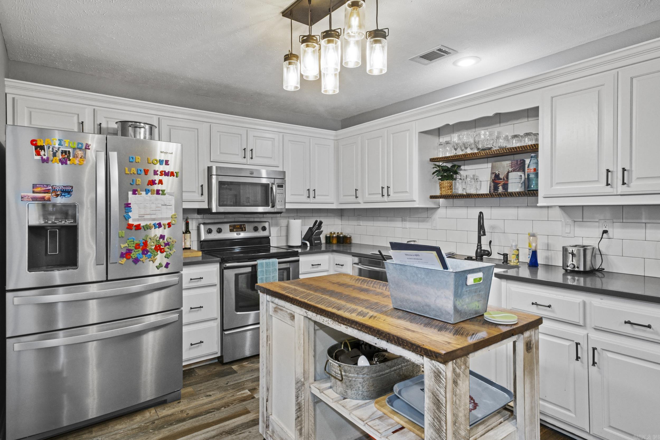 CENTERVIEW ESTATES - Residential