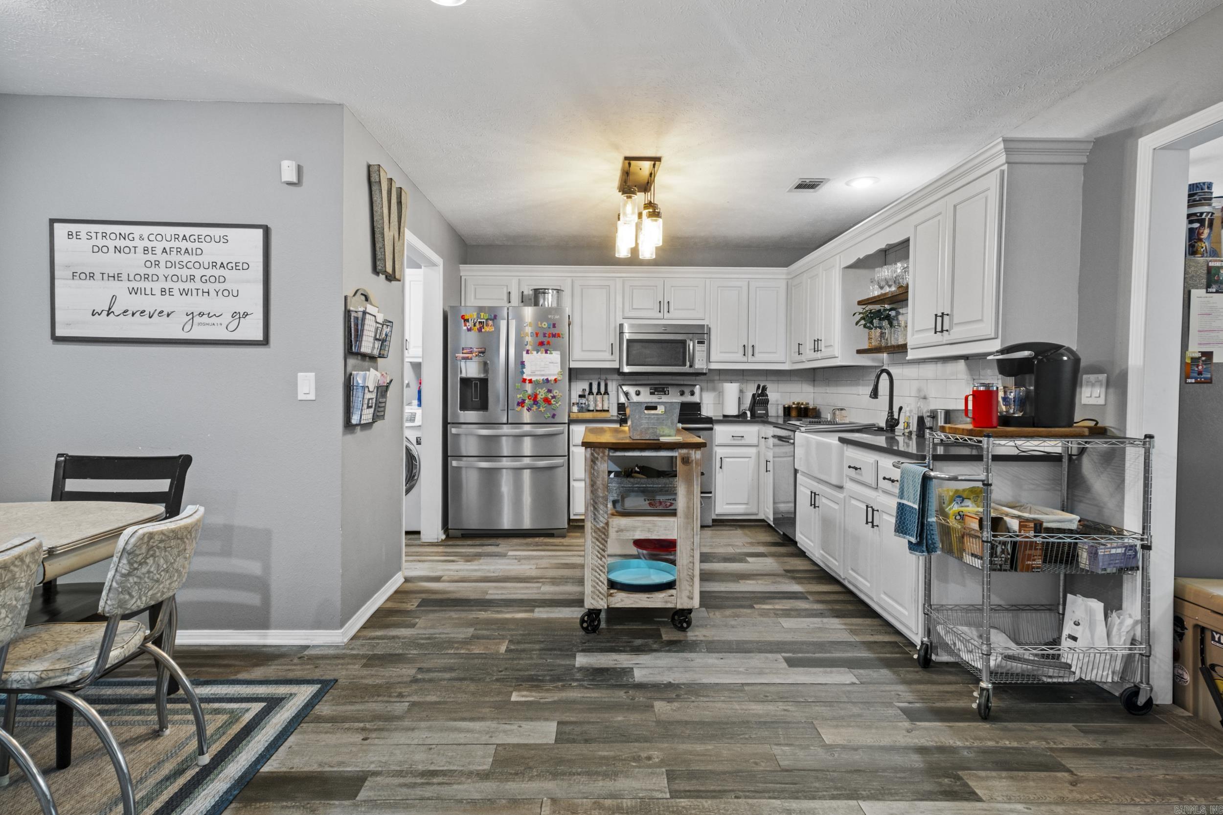 CENTERVIEW ESTATES - Residential