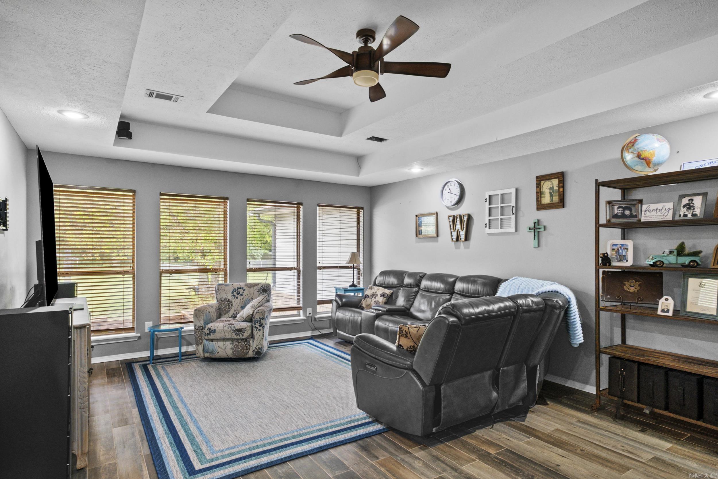 CENTERVIEW ESTATES - Residential