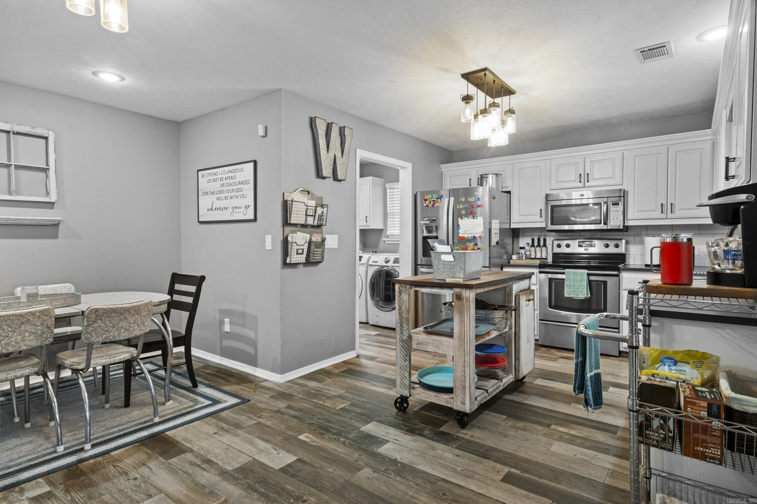 CENTERVIEW ESTATES - Residential