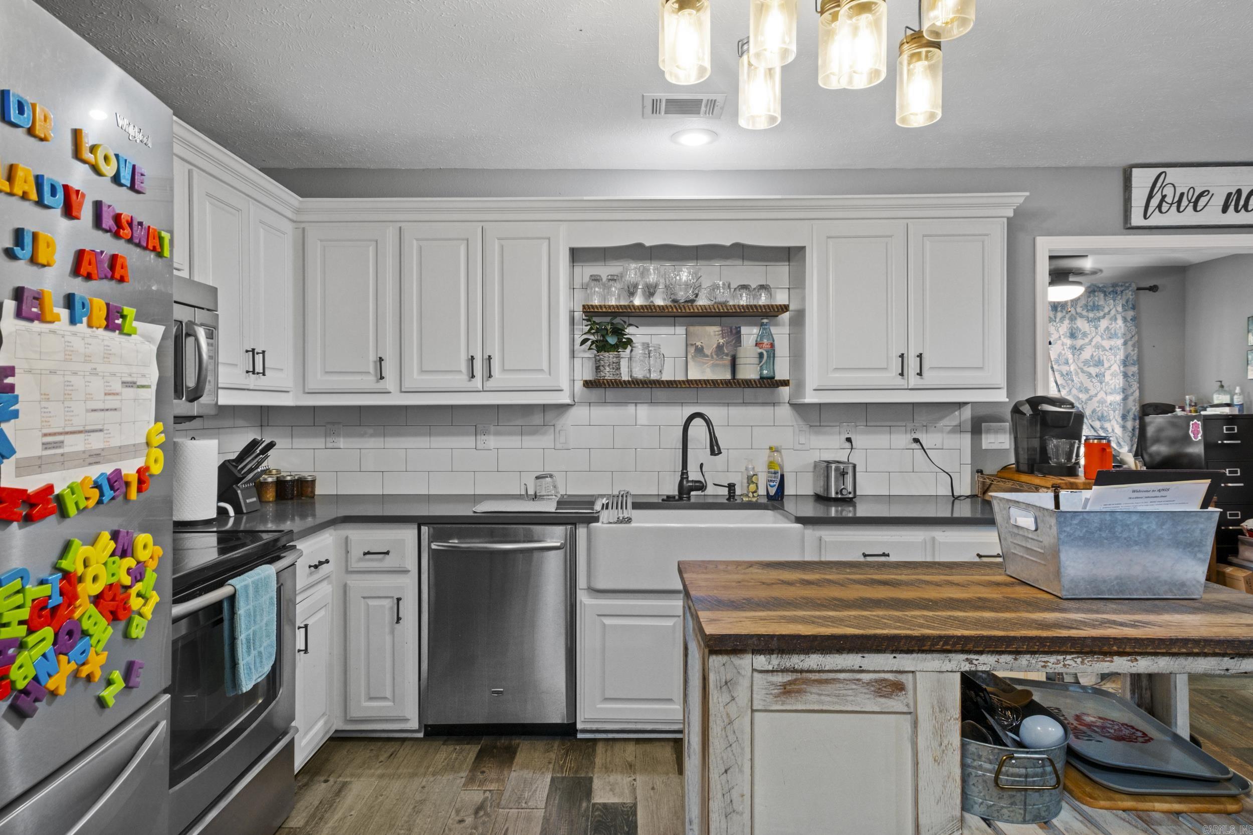 CENTERVIEW ESTATES - Residential