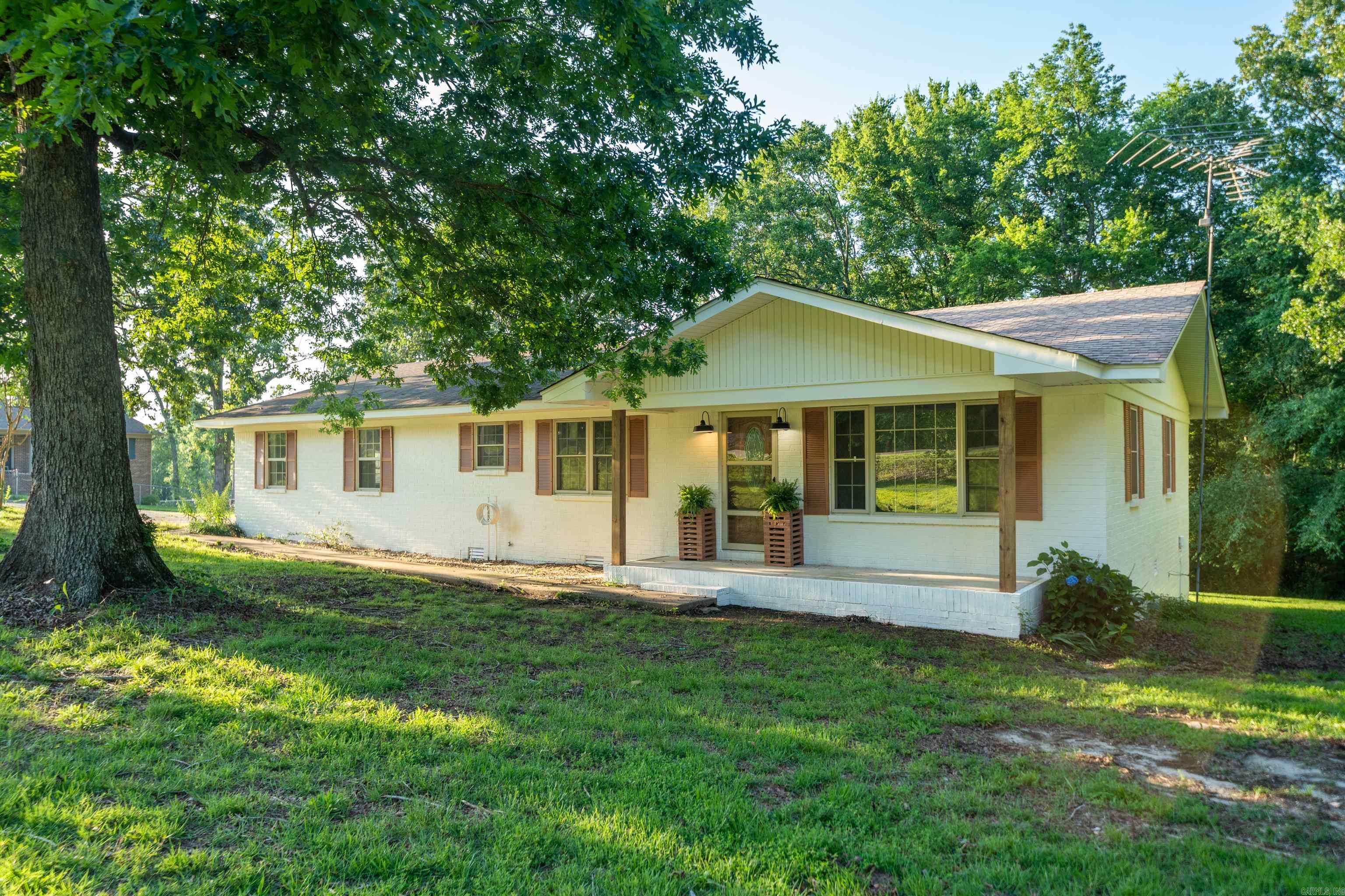Welcome to your fresh start in this beautifully renovated all brick home! Boasting 3-bedroom 2-bath plus large den/family room and large laundry room which includes 1,860 sq. ft. of thoughtfully designed living space, this residence has been completely remodeled. The central location of this property is truly hard to beat! Just a short drive down the road from the highly regarded Magnet Cove Schools, your morning school run will be a breeze. Education excellence is literally around the corner! Don't miss your chance to own this turnkey property.