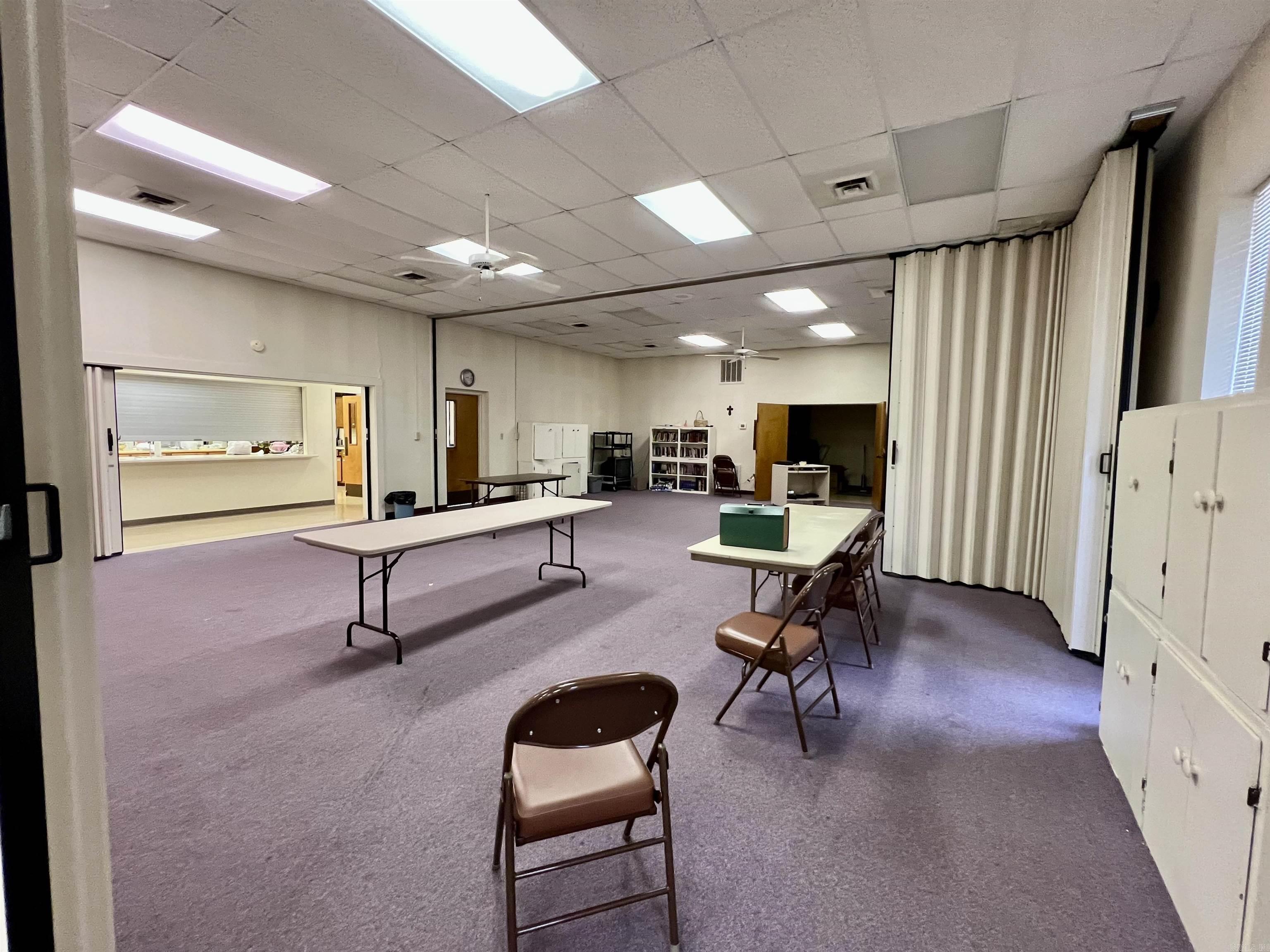 BUSINESS CENTER - Residential