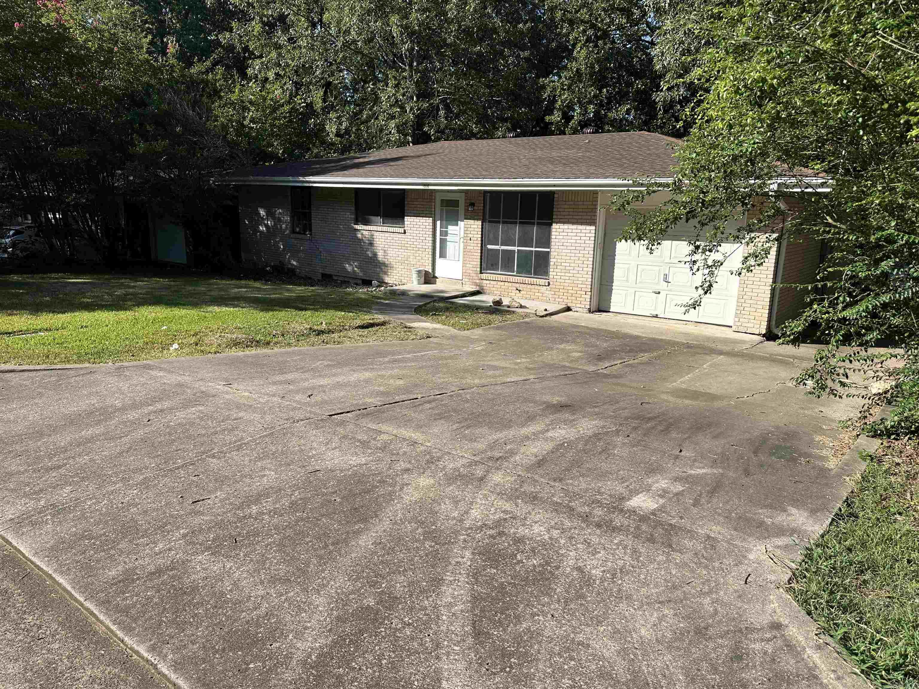 Watson Manor - Residential Lease