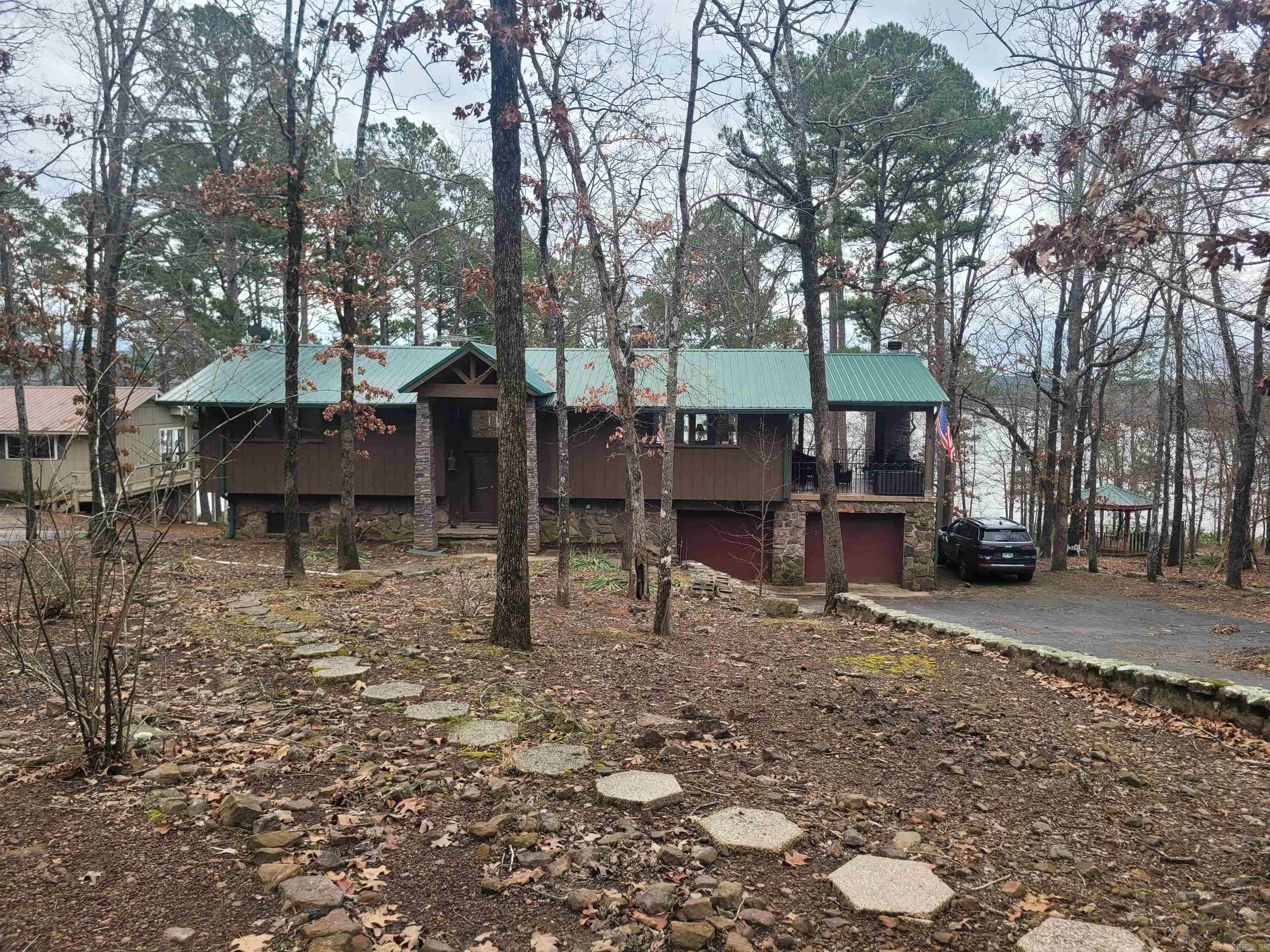 MYSTIC ISLE - Residential