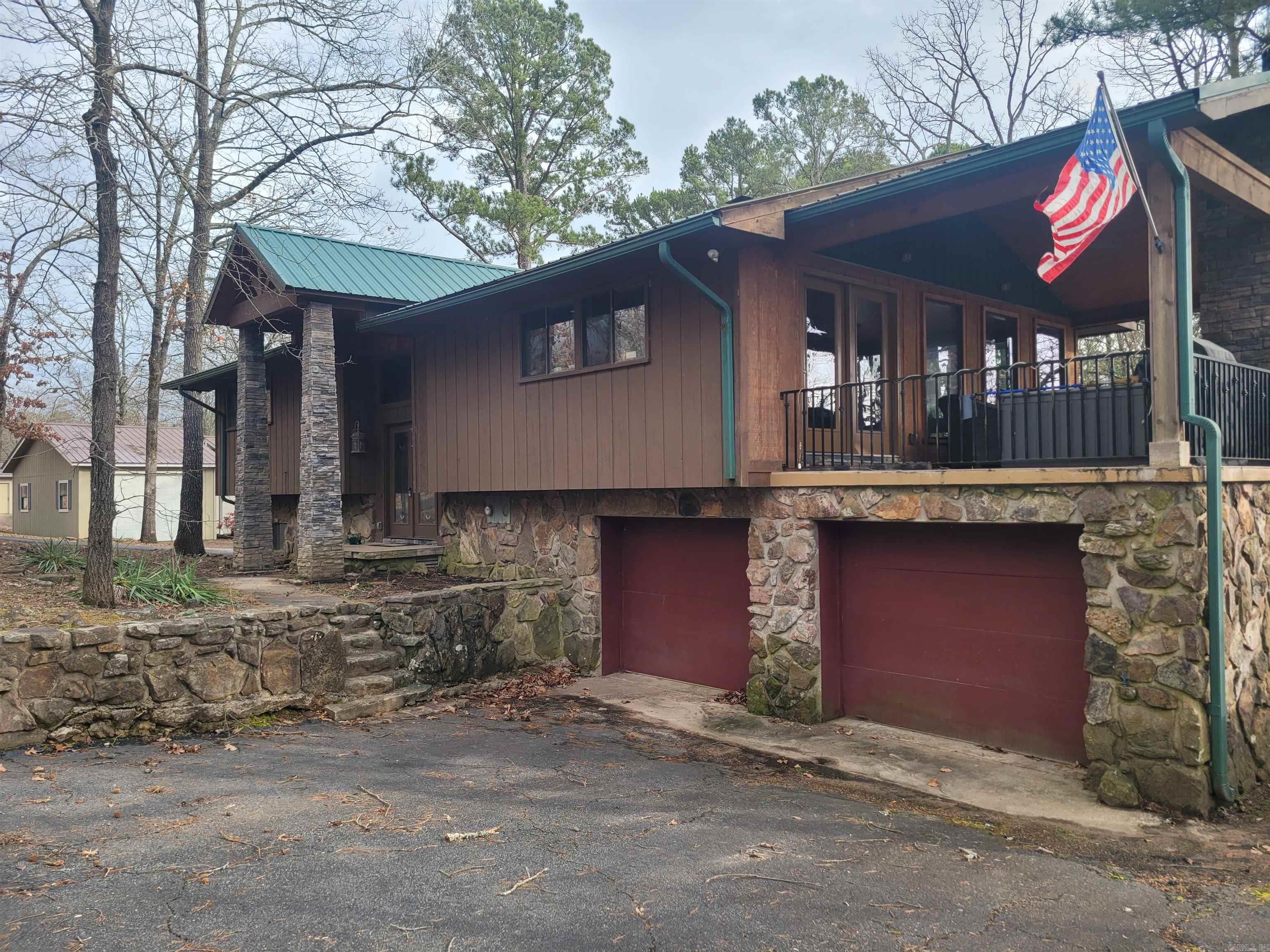 MYSTIC ISLE - Residential