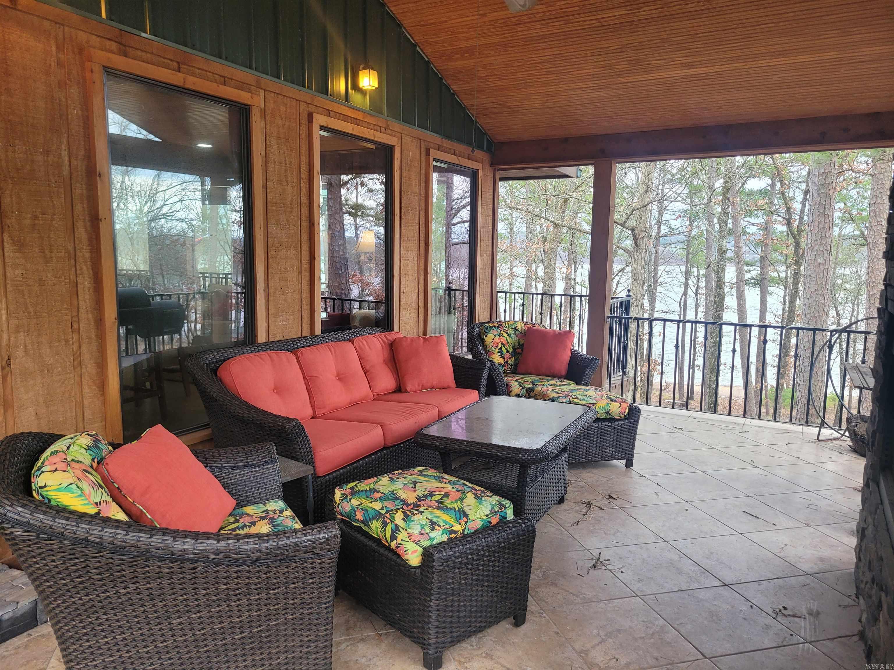 MYSTIC ISLE - Residential