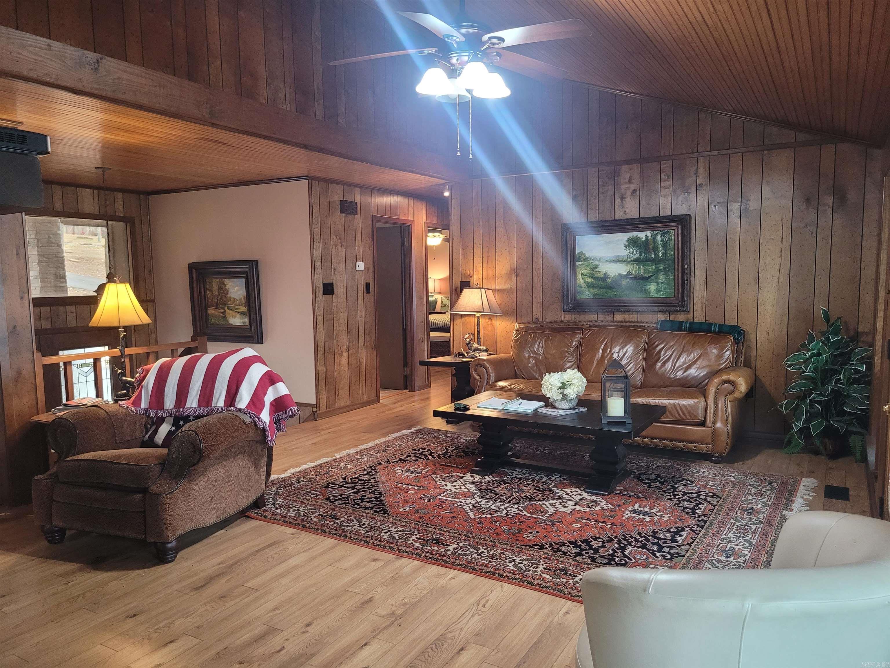 MYSTIC ISLE - Residential