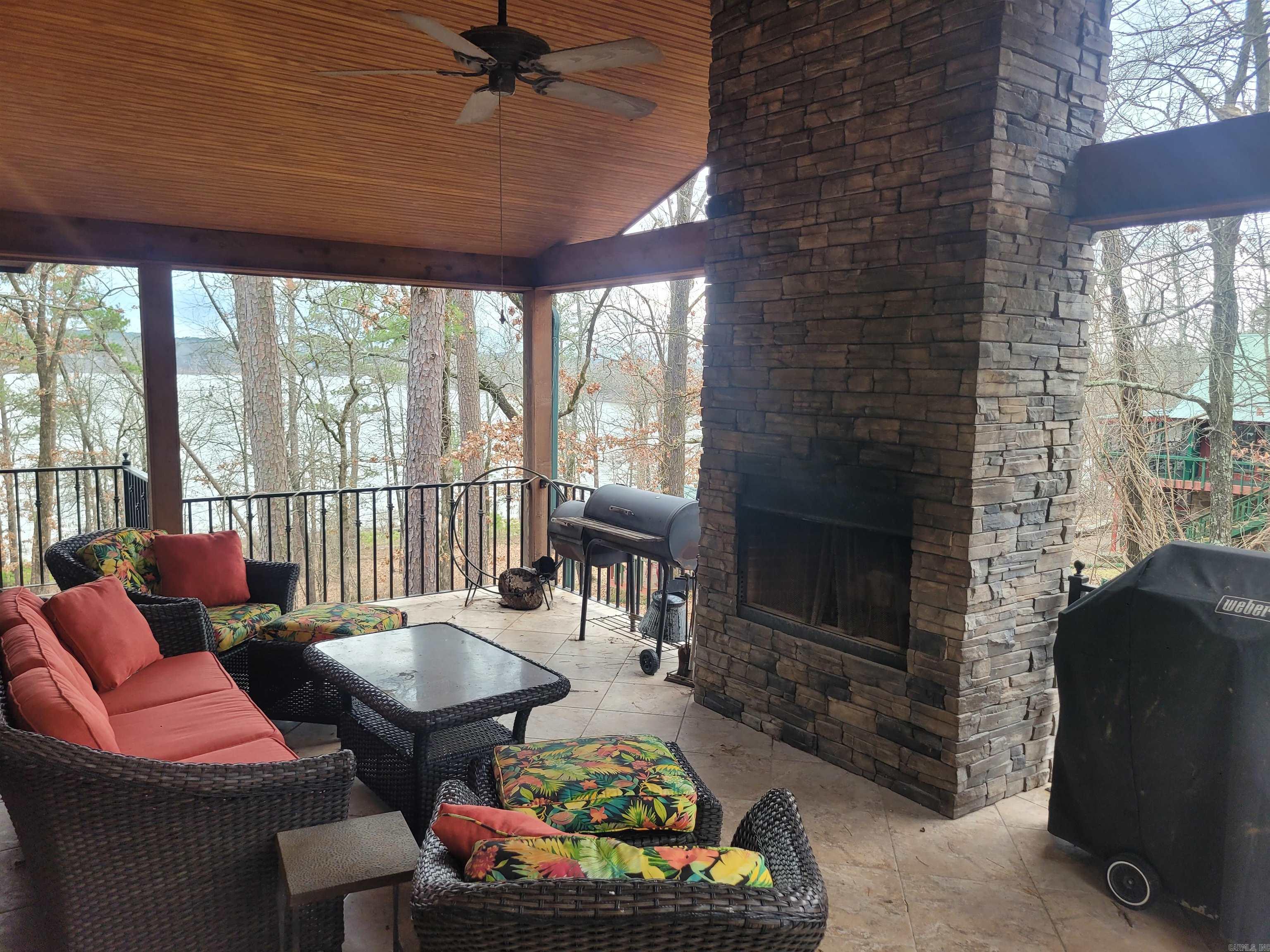 MYSTIC ISLE - Residential