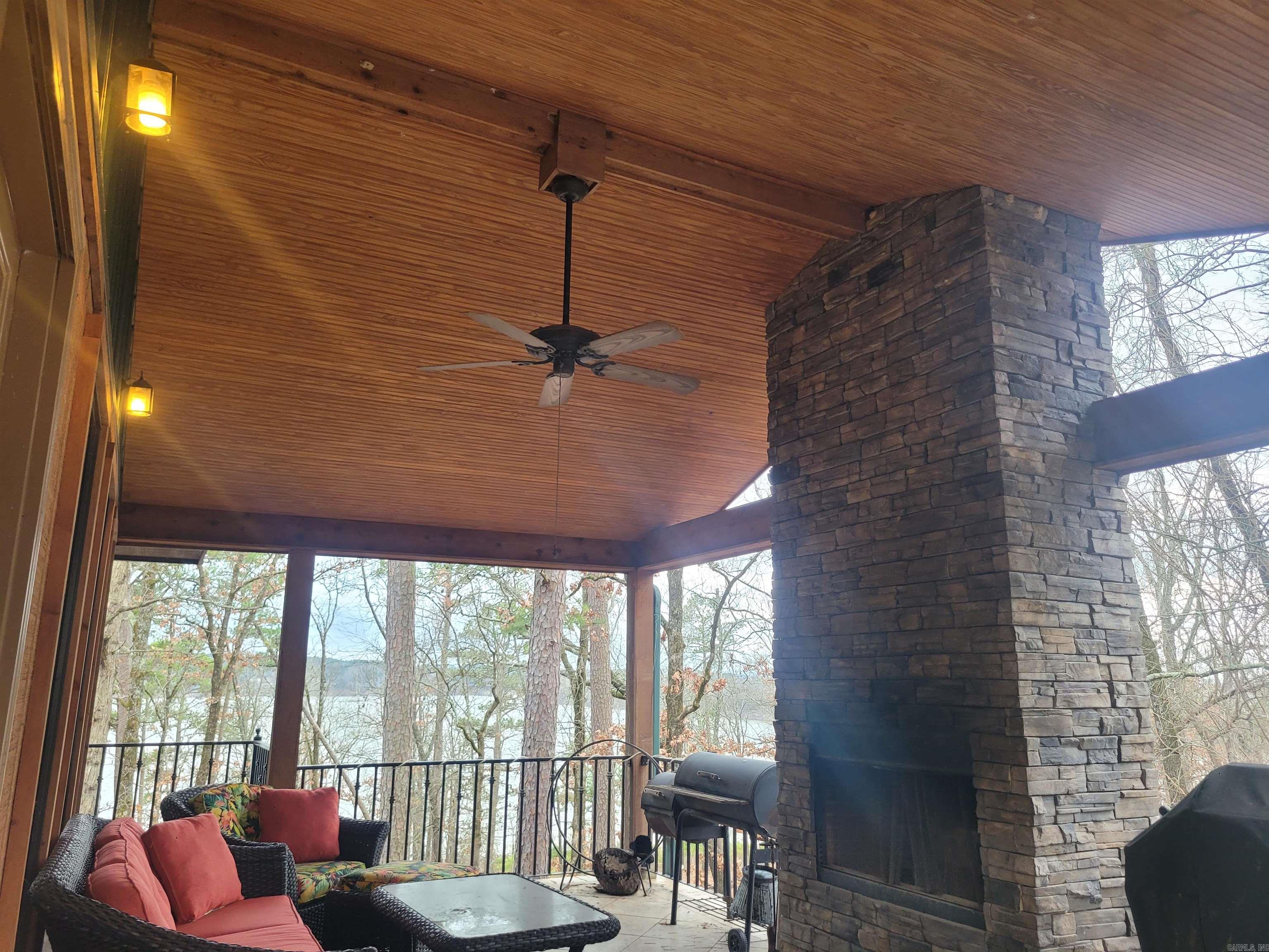 MYSTIC ISLE - Residential