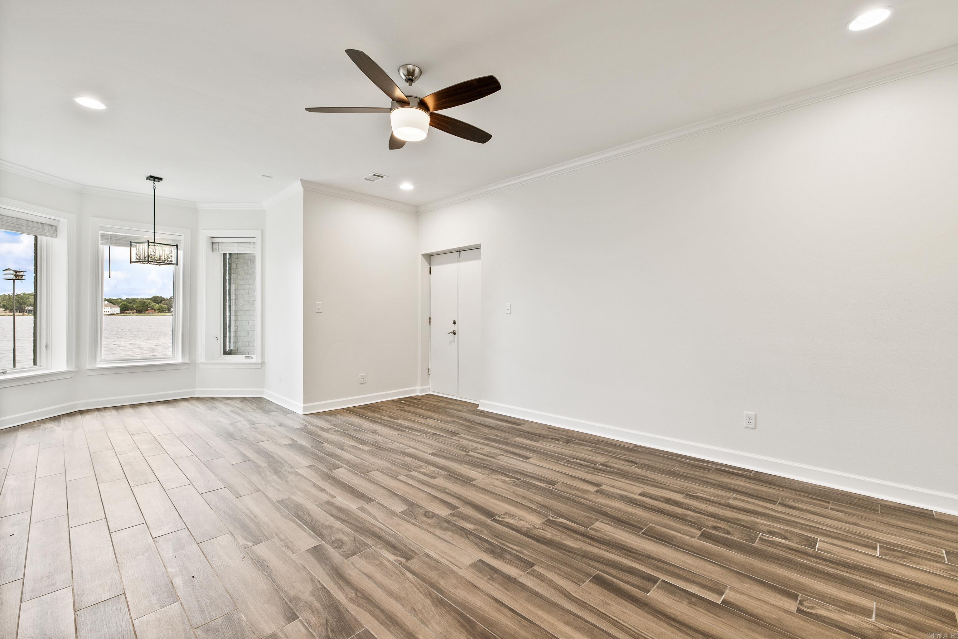 HURRICANE LAKE EST - Residential