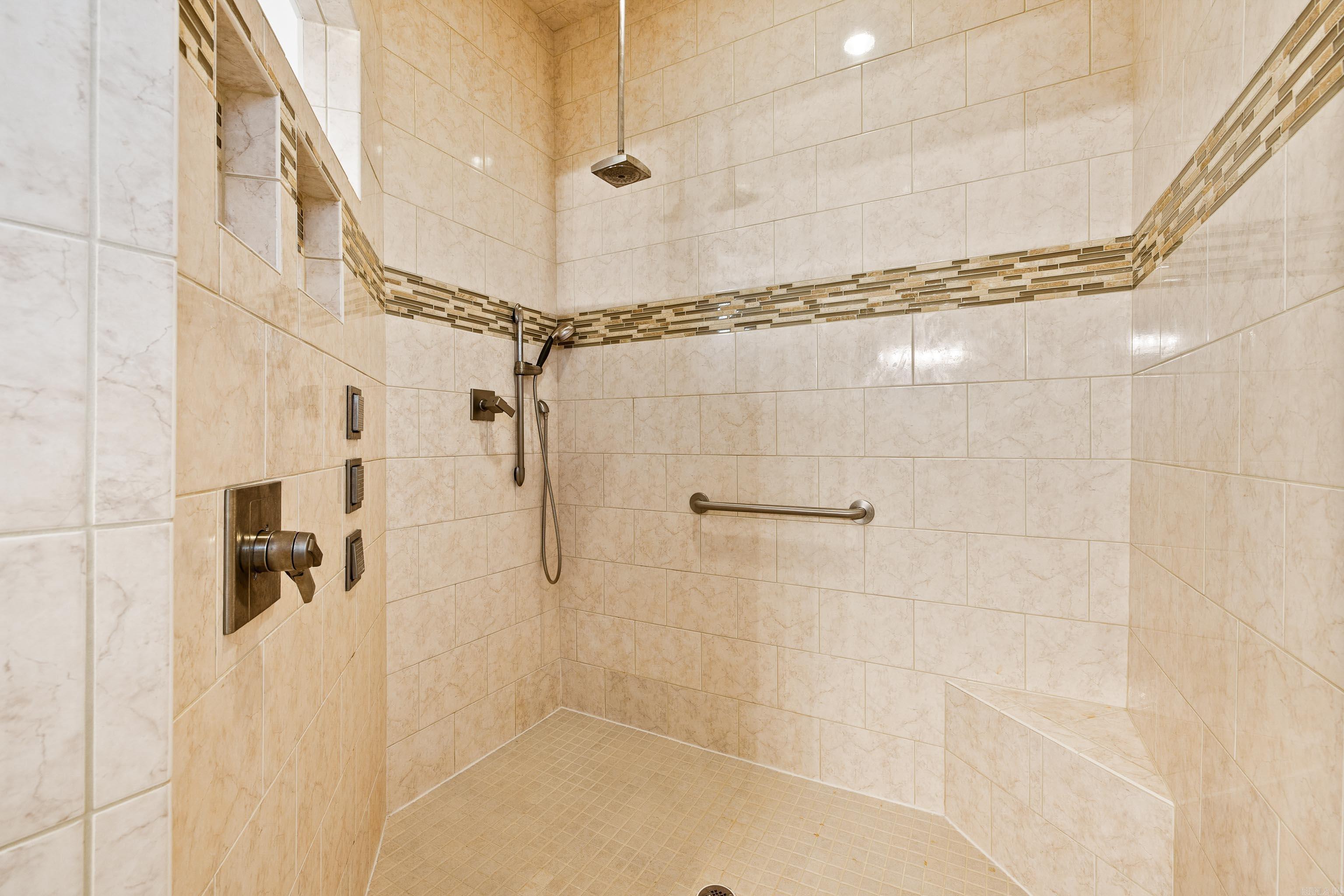 HURRICANE LAKE EST - Residential