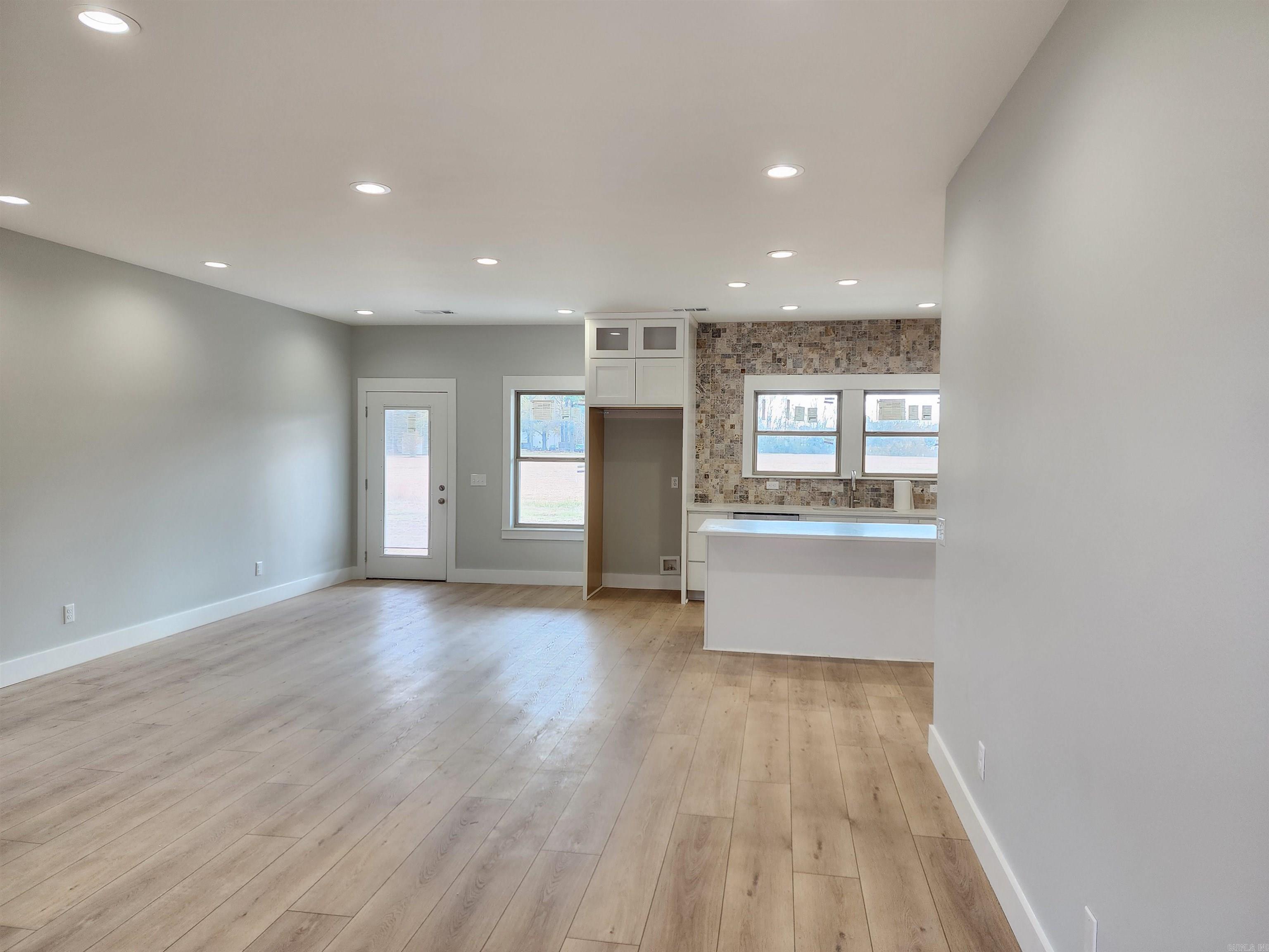 BAKER'S FIELD - Residential