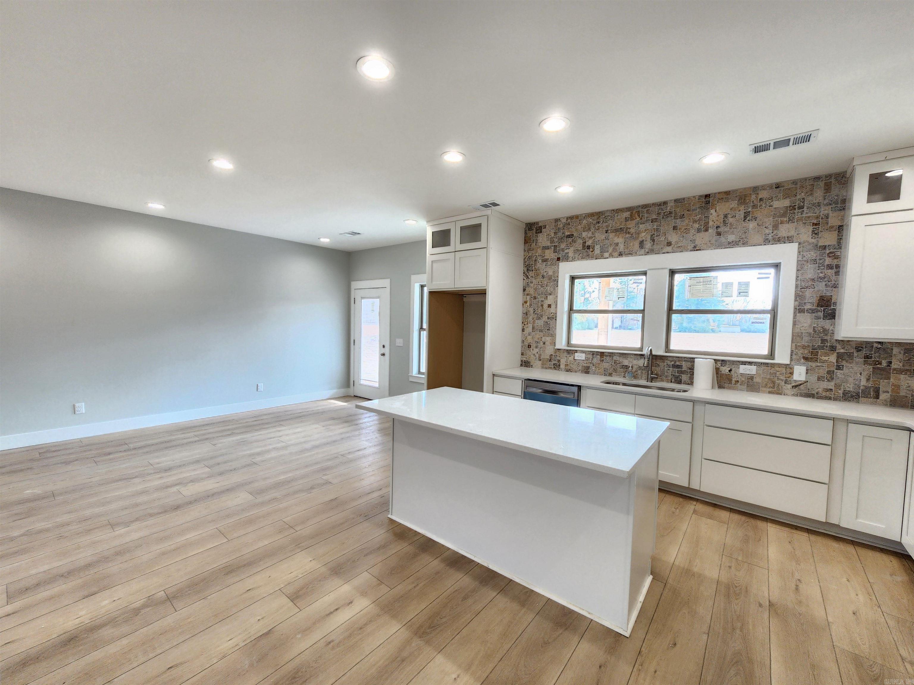 BAKER'S FIELD - Residential