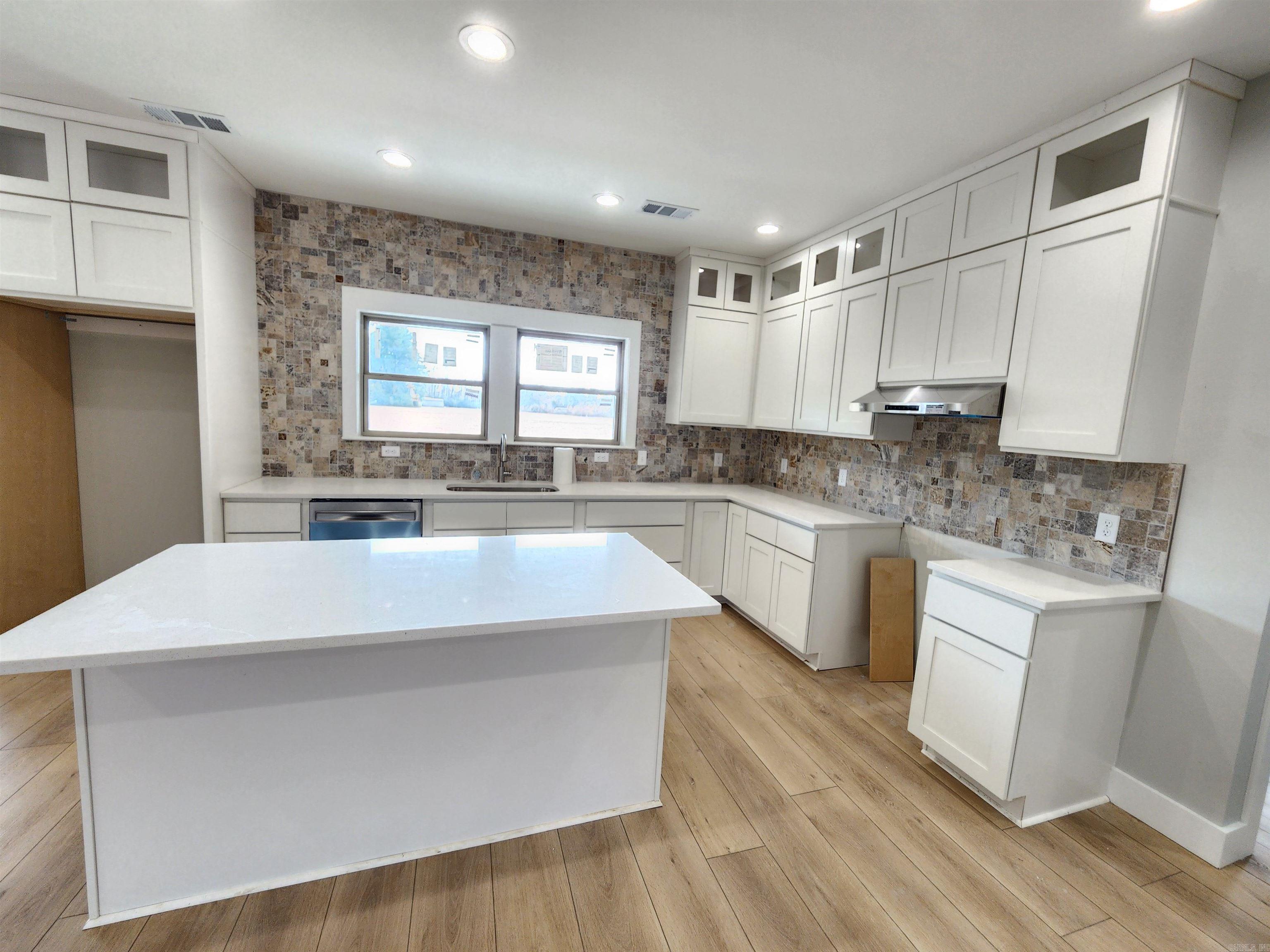 BAKER'S FIELD - Residential