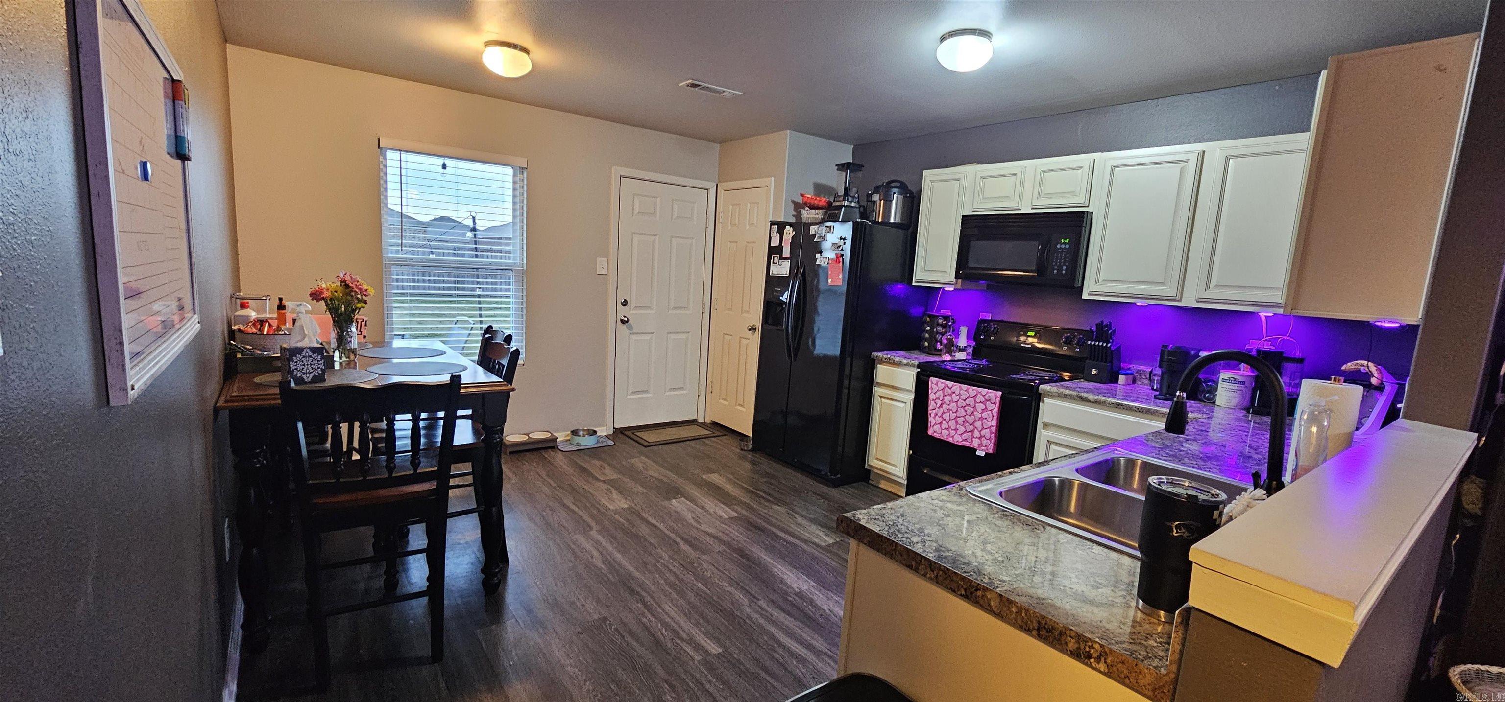 BRIDLEWOOD - Residential