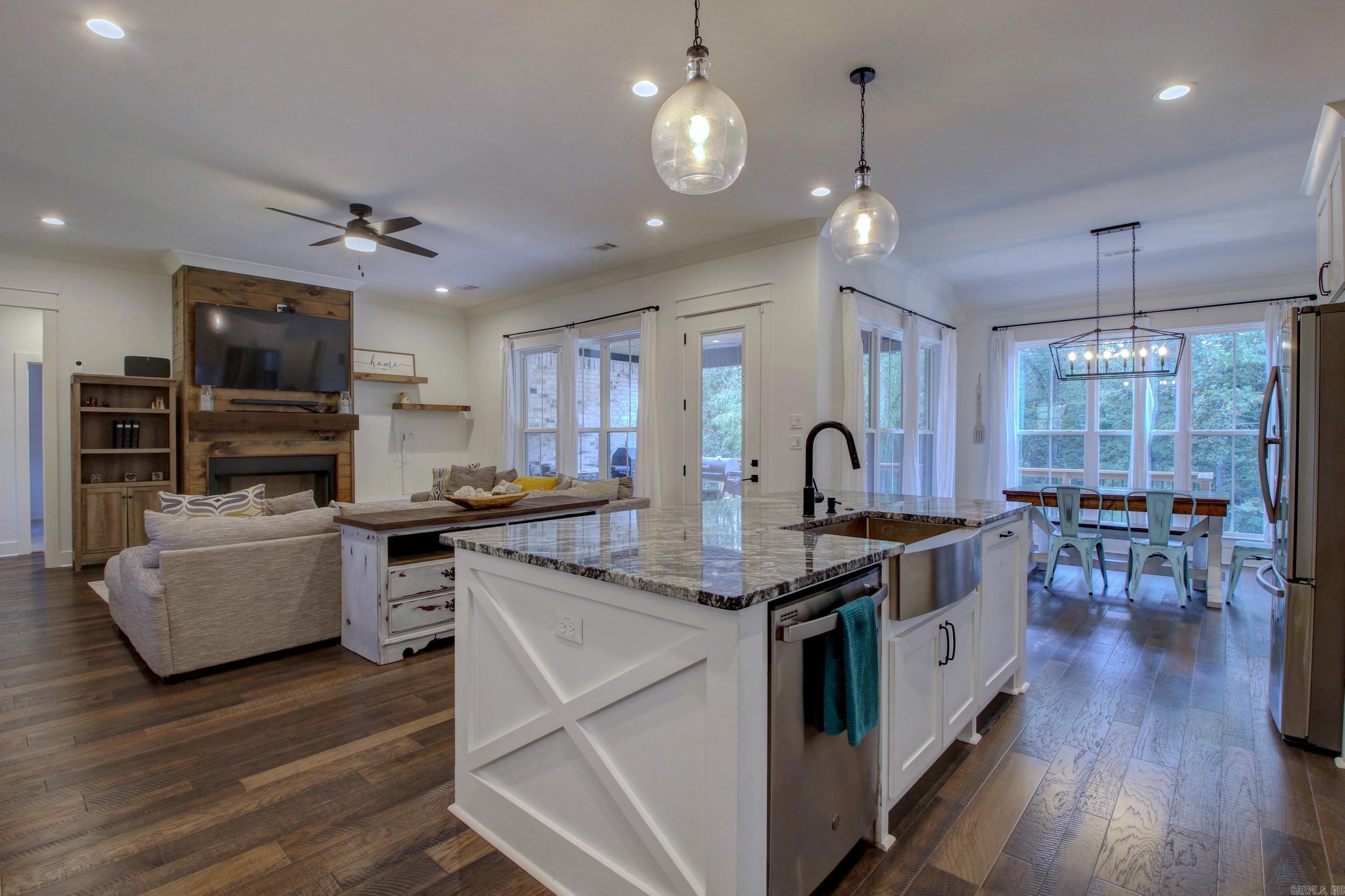 CREEKSIDE ADDN - Residential