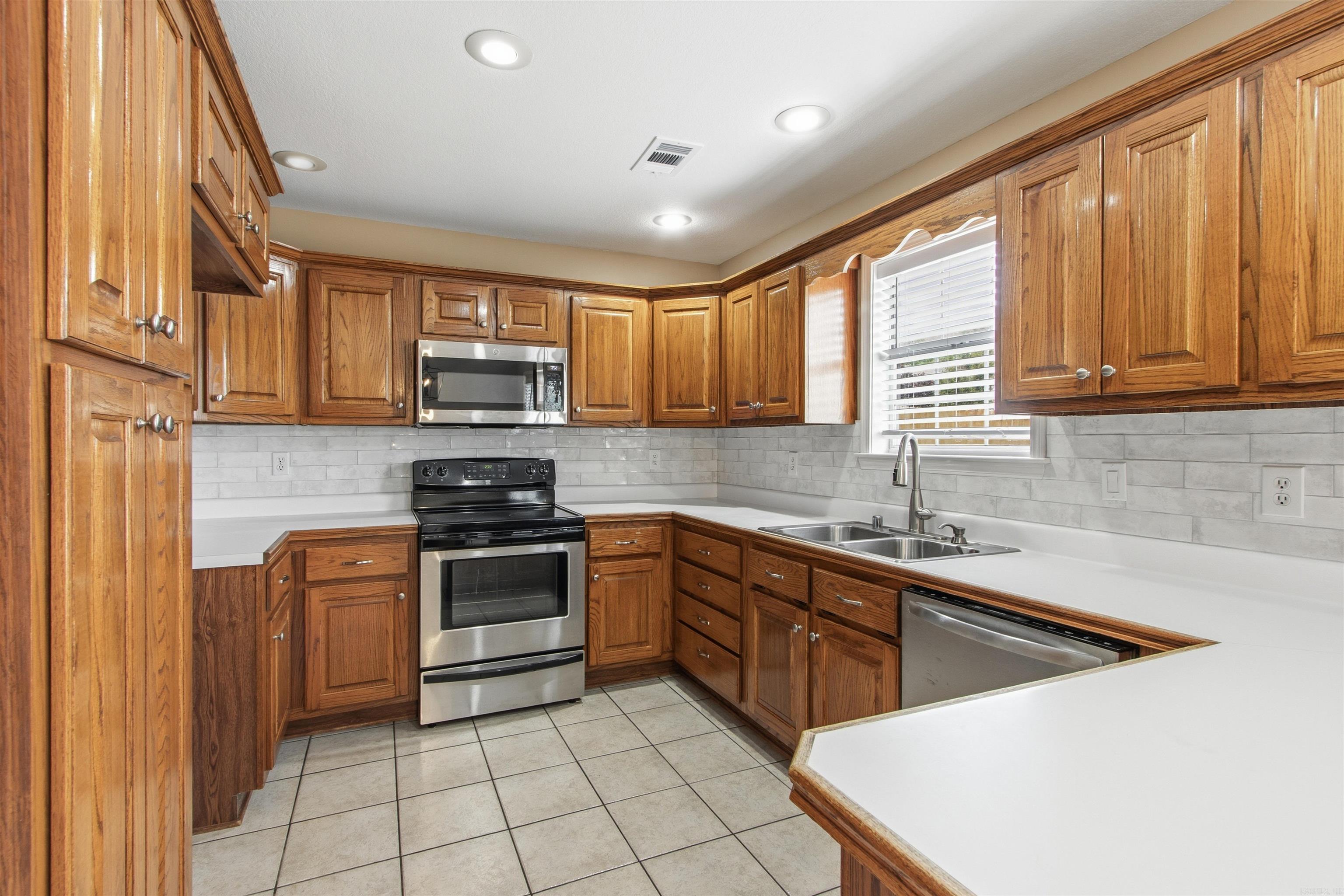 WOODLAND HEIGHTS - Residential