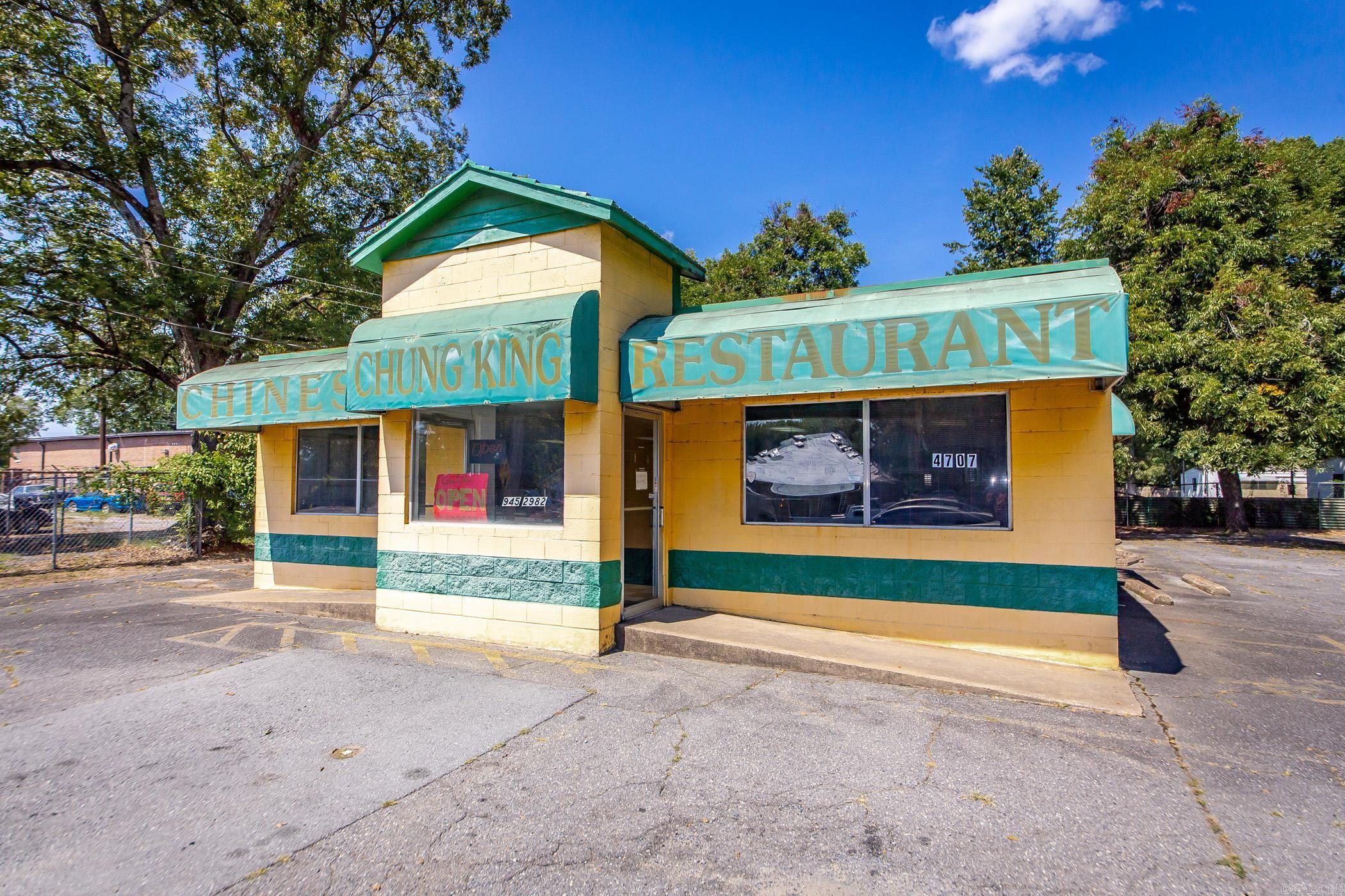 Great opportunity to own a fully built-out restaurant located on high-visibility commercial land with ample parking. Currently operated as a successful Chinese restaurant, this property is suitable for dine-in, takeout, or delivery operations and can easily be converted to fit any restaurant concept. This spacious commercial space comes complete with a fully equipped commercial kitchen, walk in refrigerator and new walk in freezer, large open dining area, and all necessary utilities in place ā making it an ideal option for an owner/operator or investor looking for a hassle-free start.