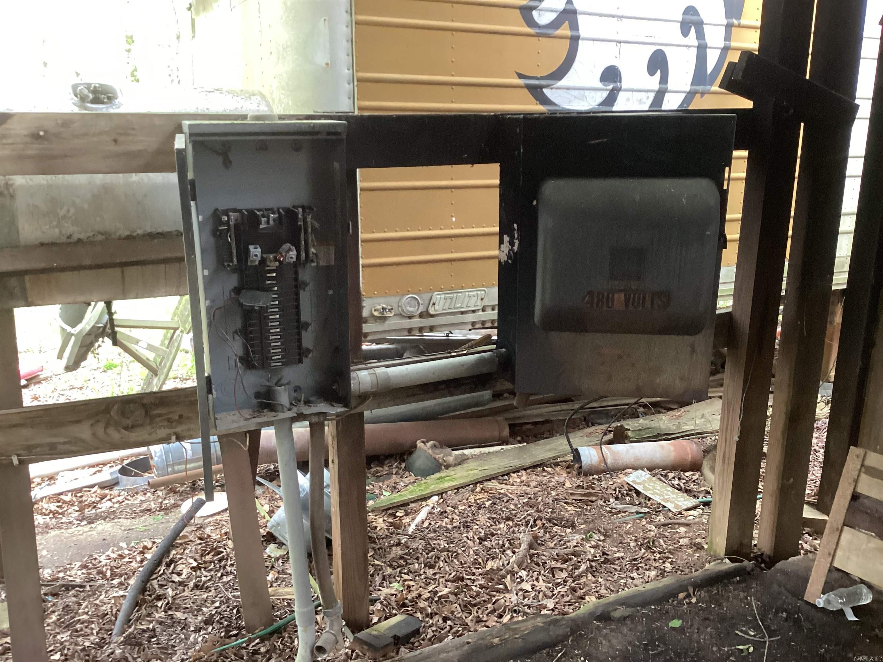 Metes & Bounds - Land