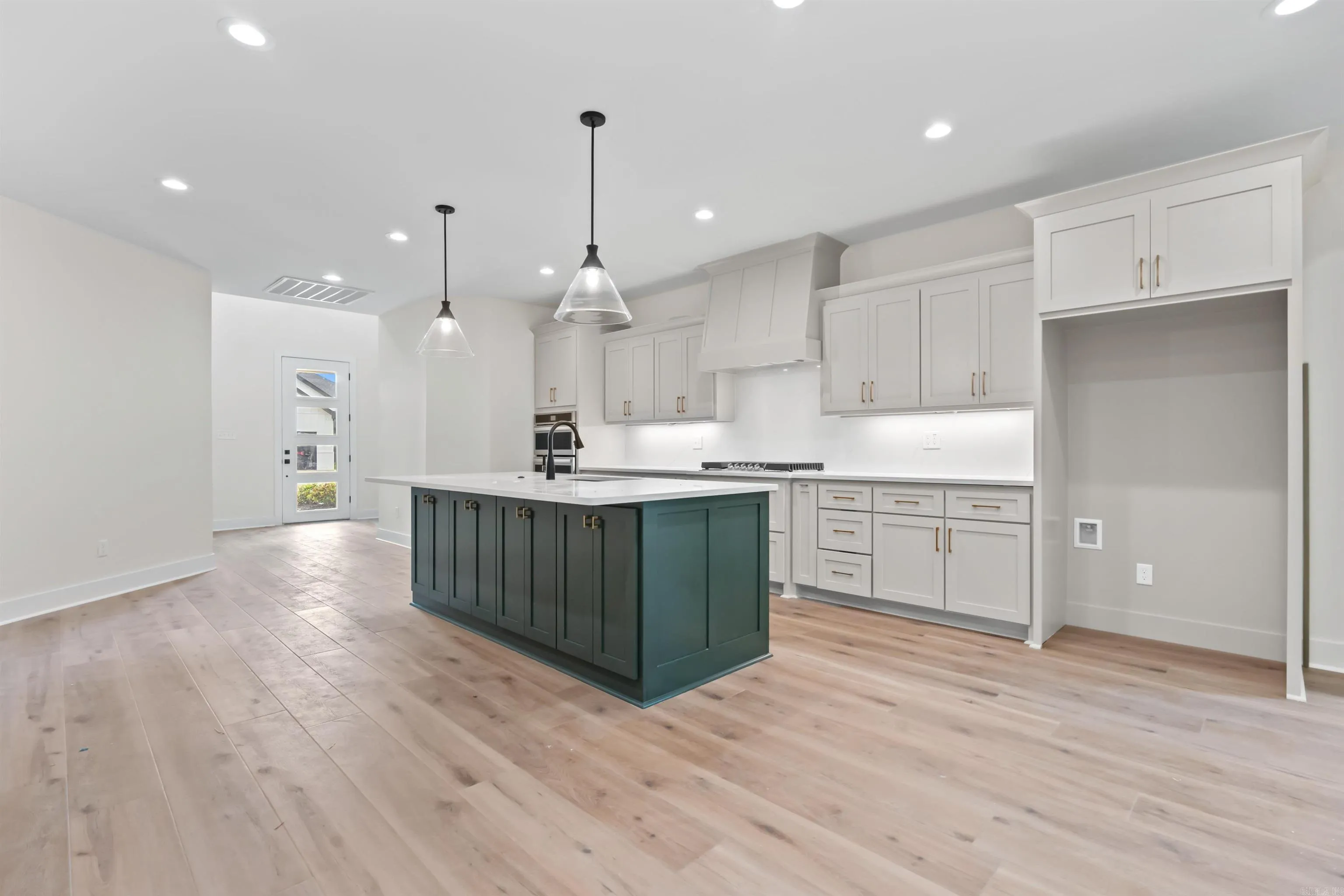 Benton, Arkansas 72019, United States, 4 Bedrooms Bedrooms, ,4 BathroomsBathrooms,Residential,Active,101379