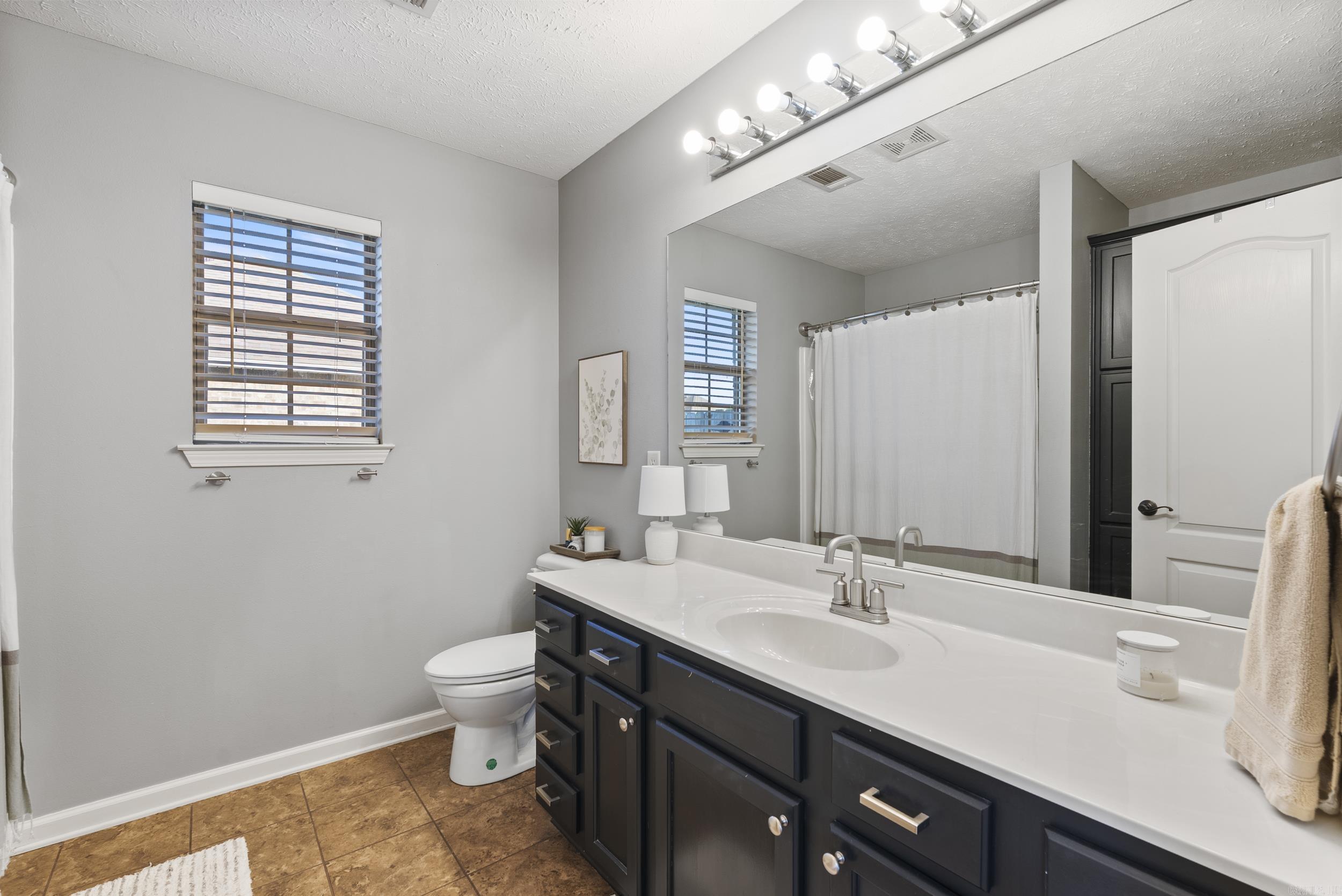 JEWELS ESTATES - Residential