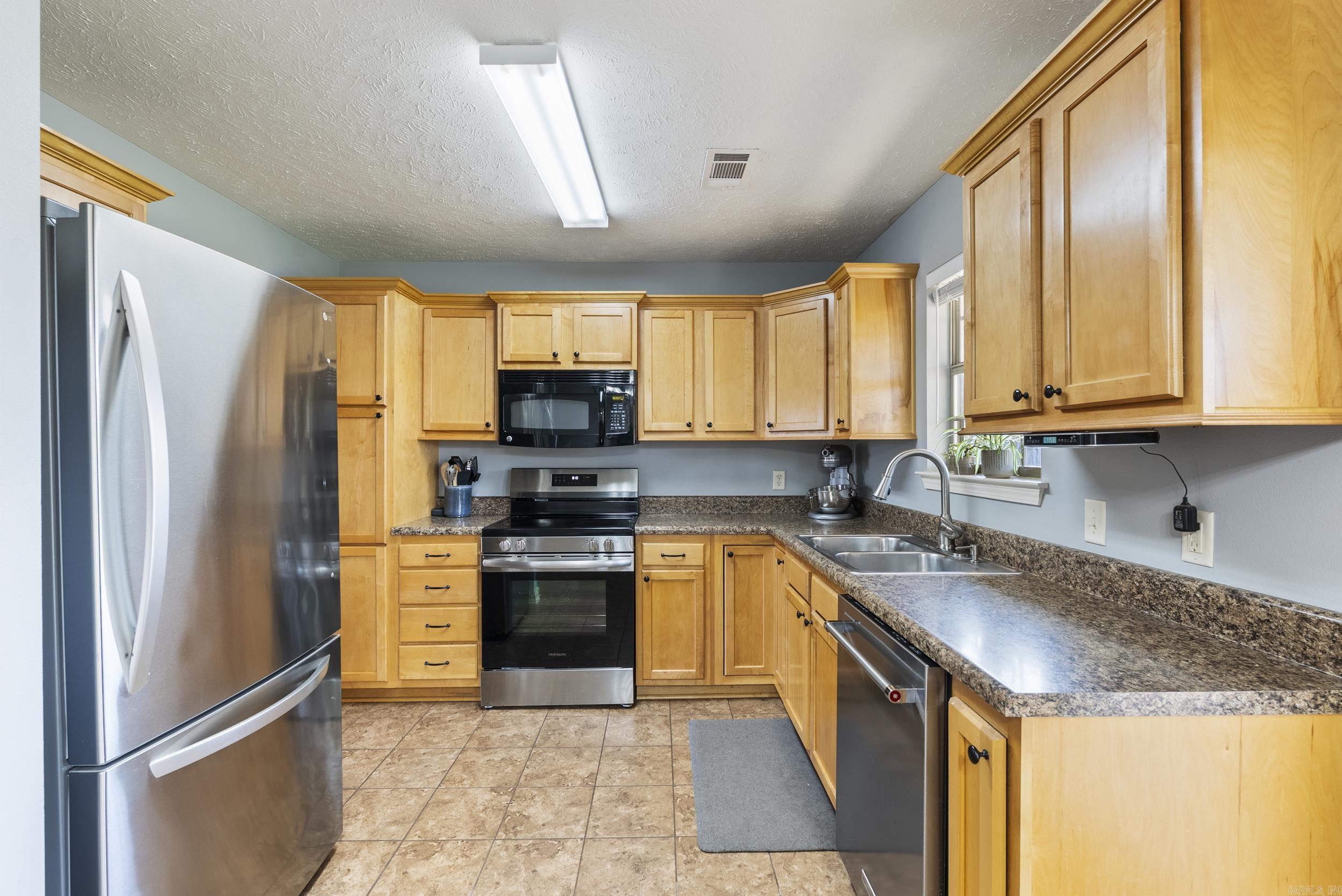 JEWELS ESTATES - Residential