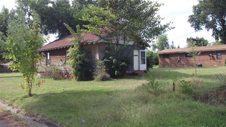 Buyer assumes ALL closing & deed costs. Property sold in its" AS-IS, WHERE-IS" condition. seller does not prorate taxes. buyer pays all closing costs including, but not limited to any and all transfer taxes, title, legal, and recording fees.