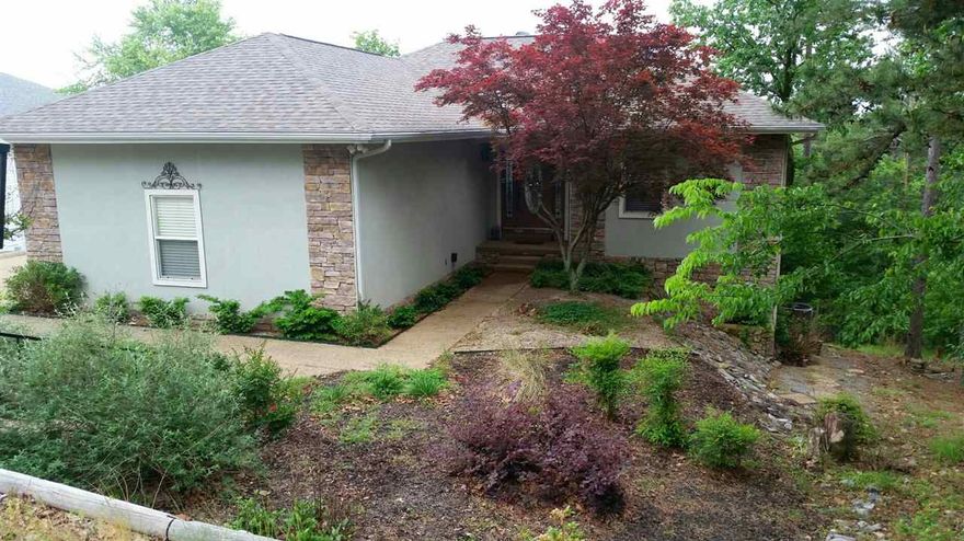 Not just a Mountain View~ A view of the Range of Mountains and Lakes and Mountains beyond!! Located in the Desirable Mesero Area, This 3 Br/2Ba home features an open floor plan to view the mountains! Master, Living, Kitchen, Laundry on Main level with 2 Bedrooms, Bath, and Office/Den on the Lower Level! Laundry room with pantry and front loading machines! Granite and Stainless in large Kitchen/Dining Combination! Seller offering one year home warranty and will pay $2500 in buyer's closing costs!