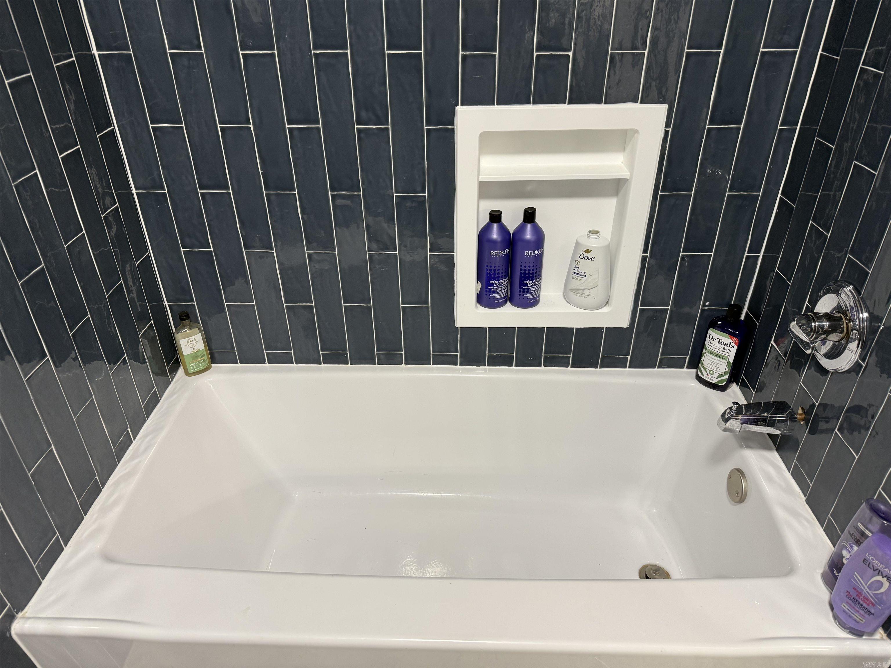 COUNTRY CLUB EST PH I - Residential