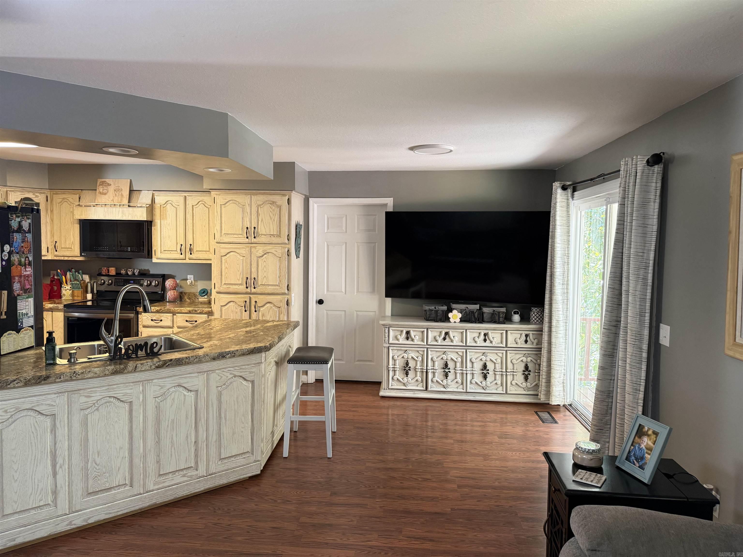 COUNTRY CLUB EST PH I - Residential