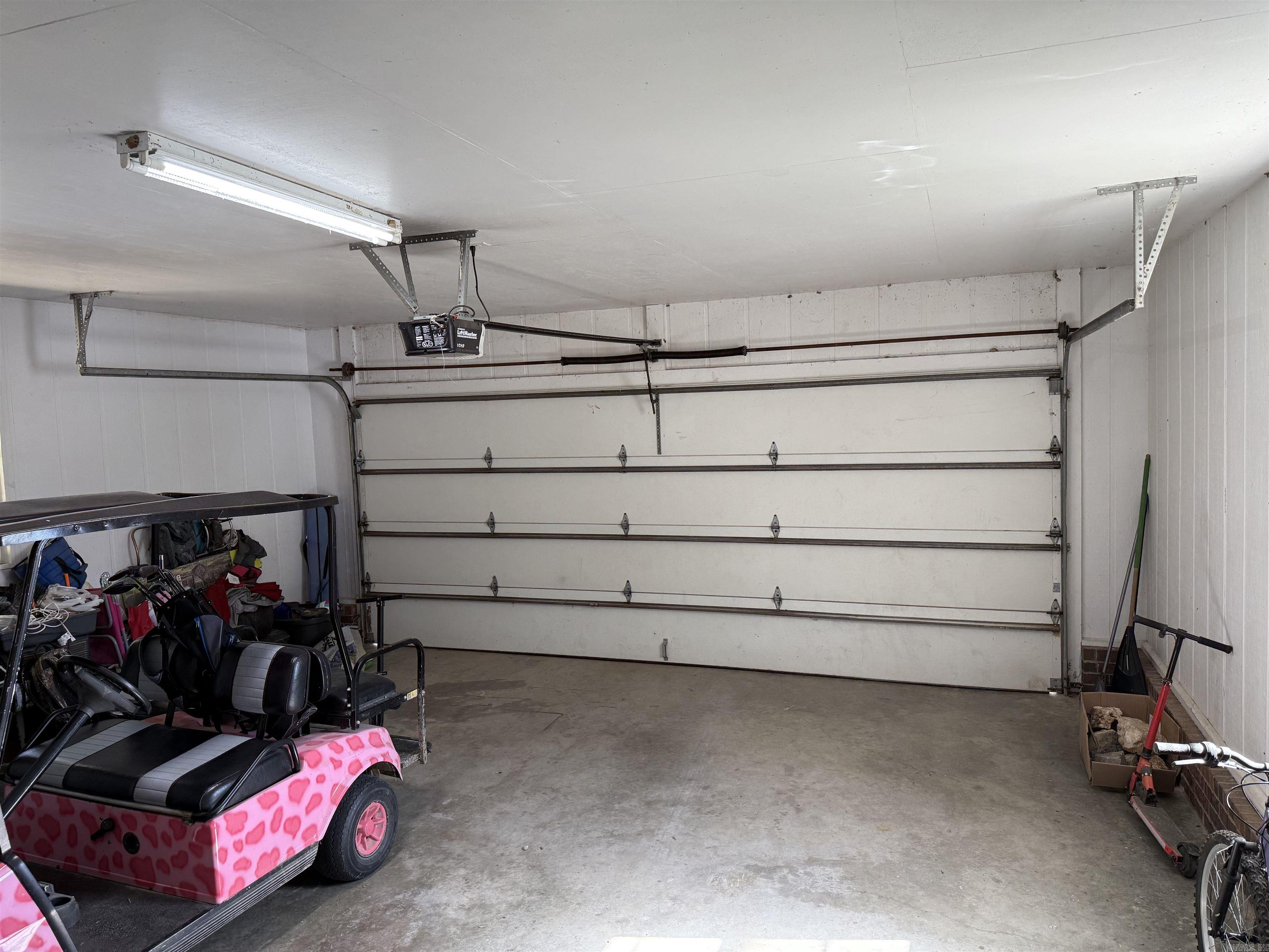 COUNTRY CLUB EST PH I - Residential