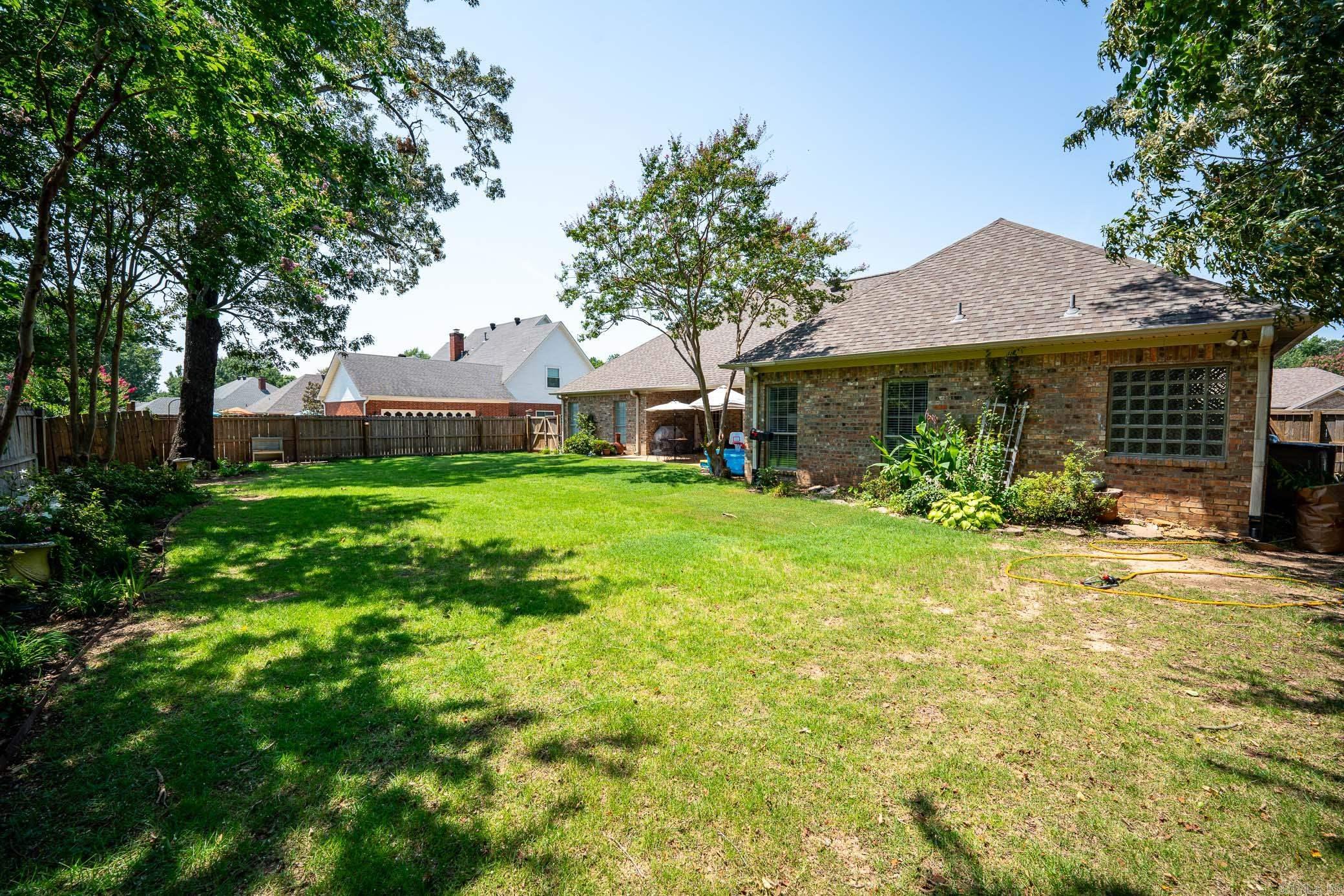 ROYAL OAKS - Residential