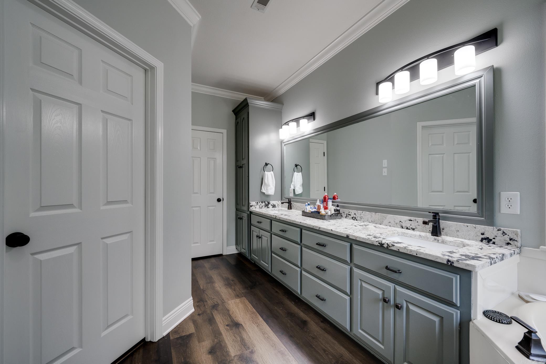 ROYAL OAKS - Residential