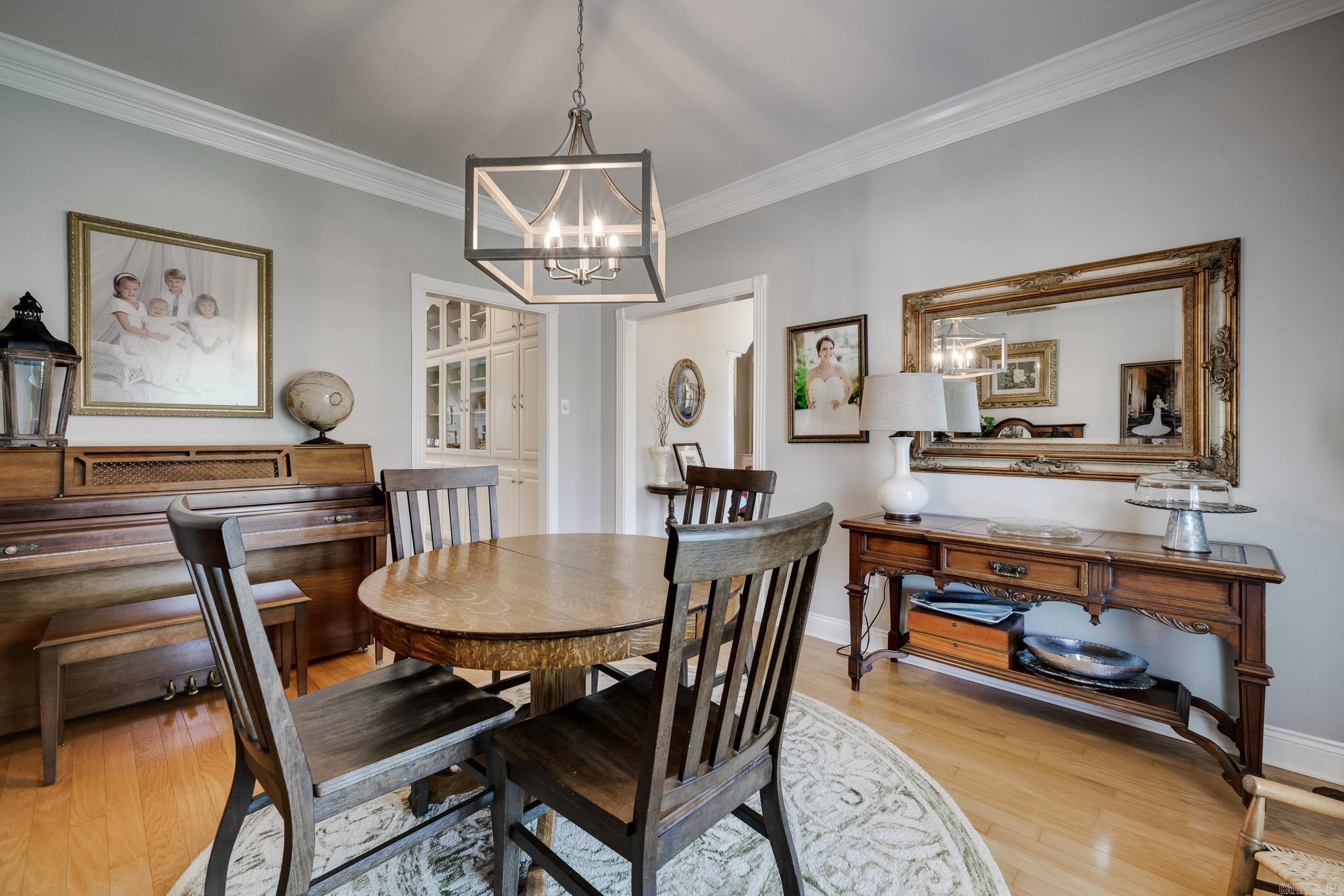 ROYAL OAKS - Residential