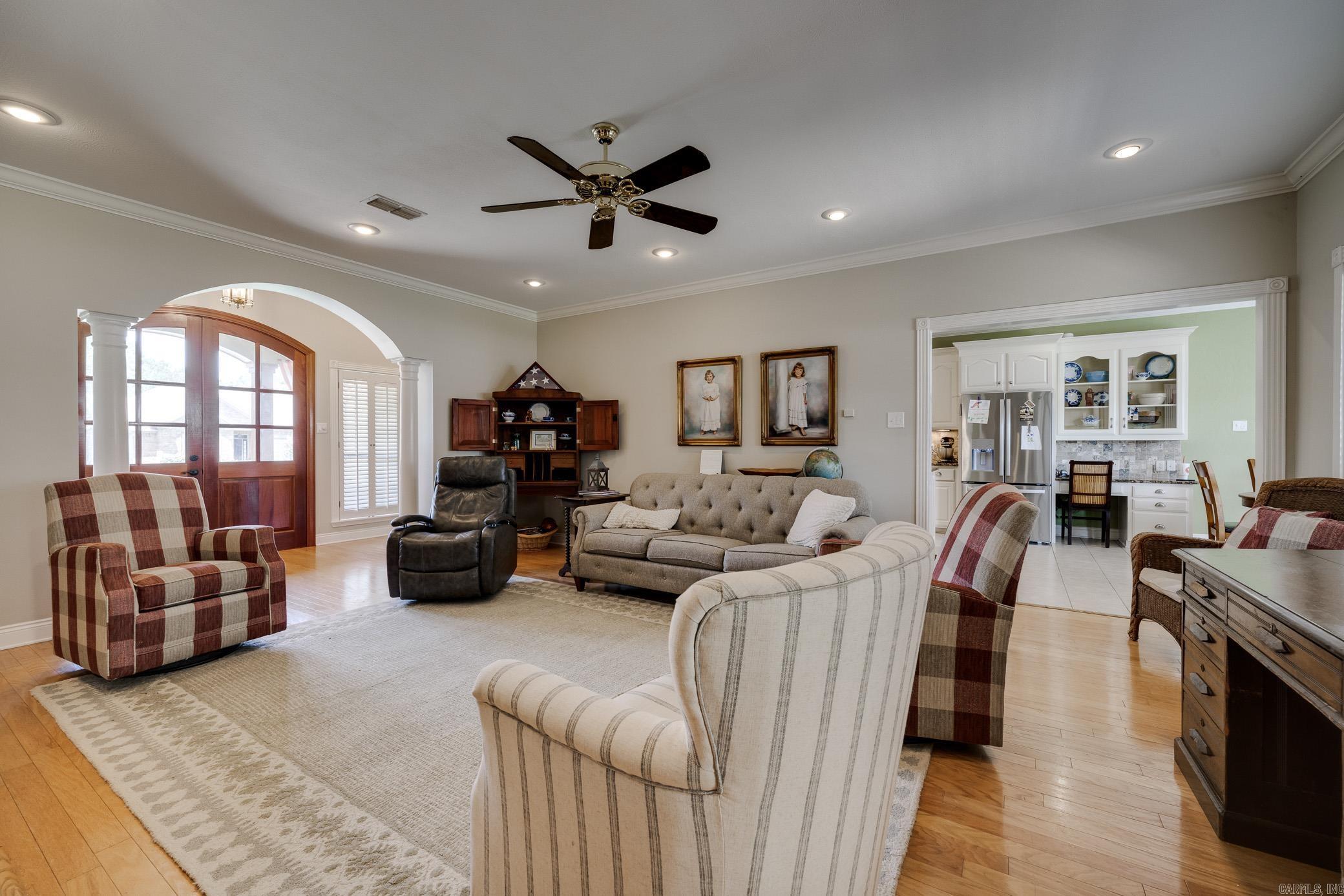 ROYAL OAKS - Residential