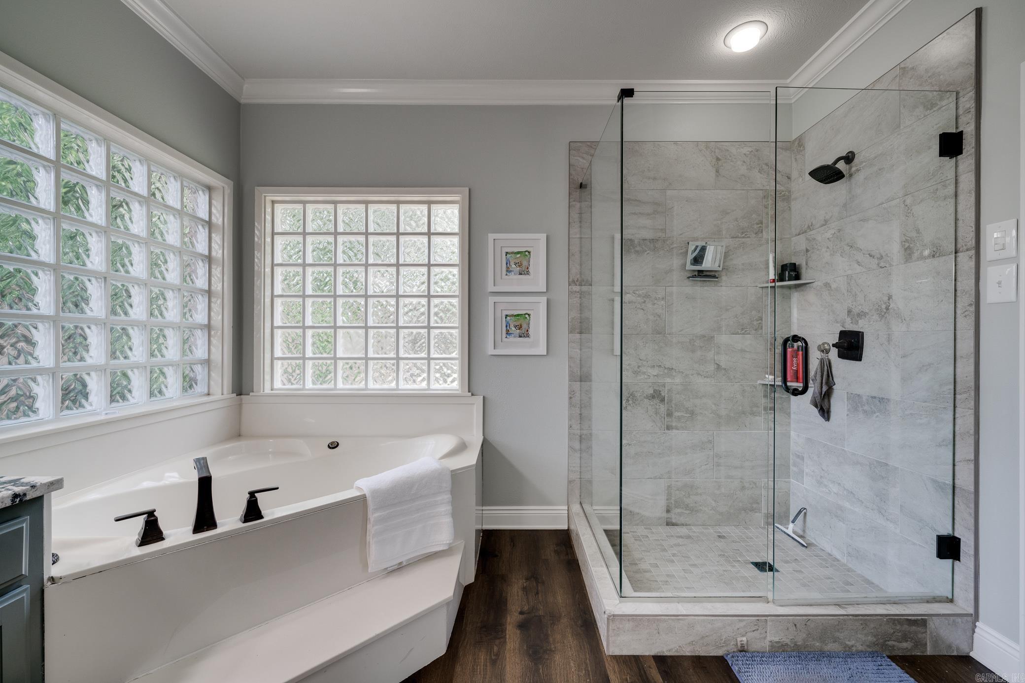 ROYAL OAKS - Residential