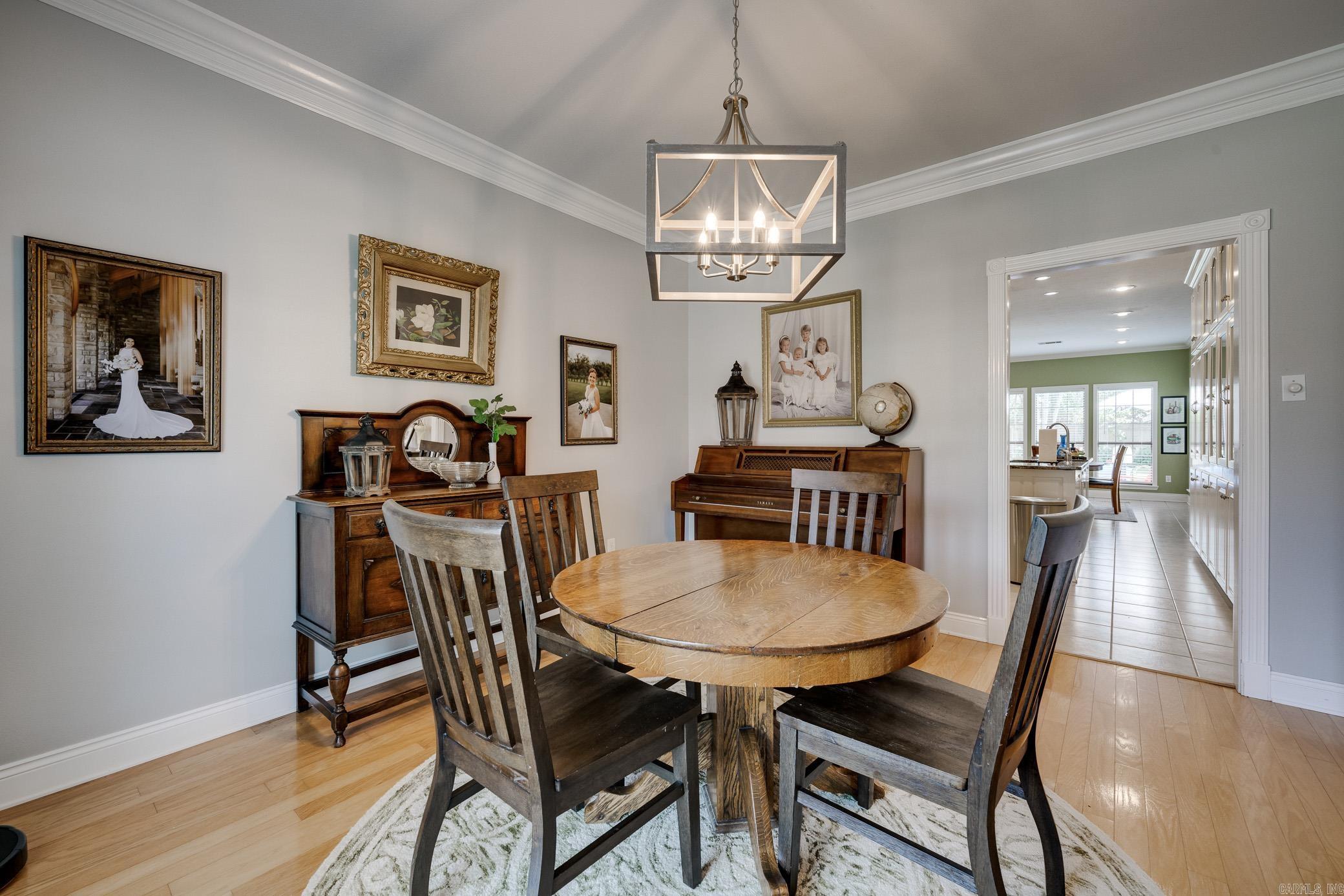 ROYAL OAKS - Residential