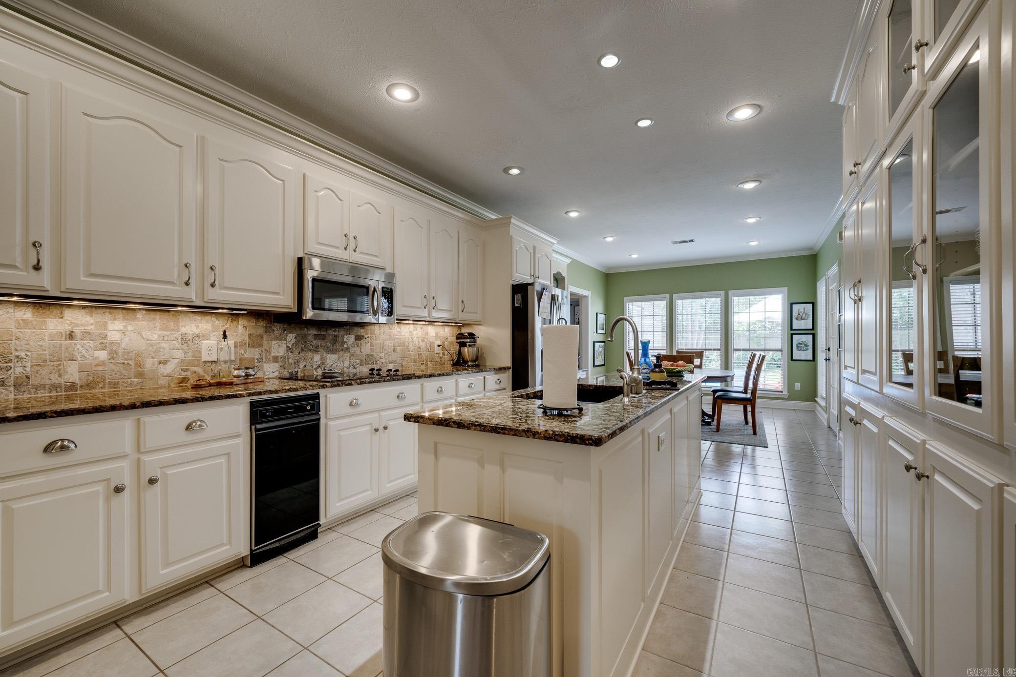 ROYAL OAKS - Residential