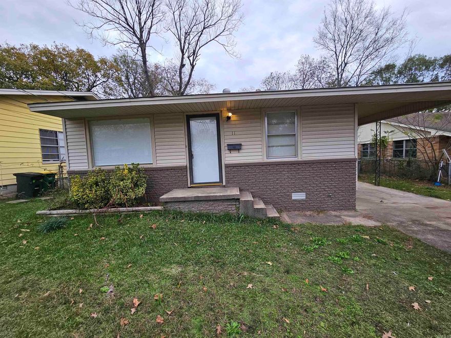 Cute and cozy 3BD/1BA in North Little Rock. Close to shopping, dining, and much more! Easy interstate access and minutes away from Pulaski Tech. Tenant occupied, 24-hour notice required for showing. Pictures were taken before tenant moved in. Lease in place. Monday-Friday showings only. Any offer needs to have the following verbiage included "buyer is aware there is a lease in place and agree to the lease terms".  lease ends 9/30/2027