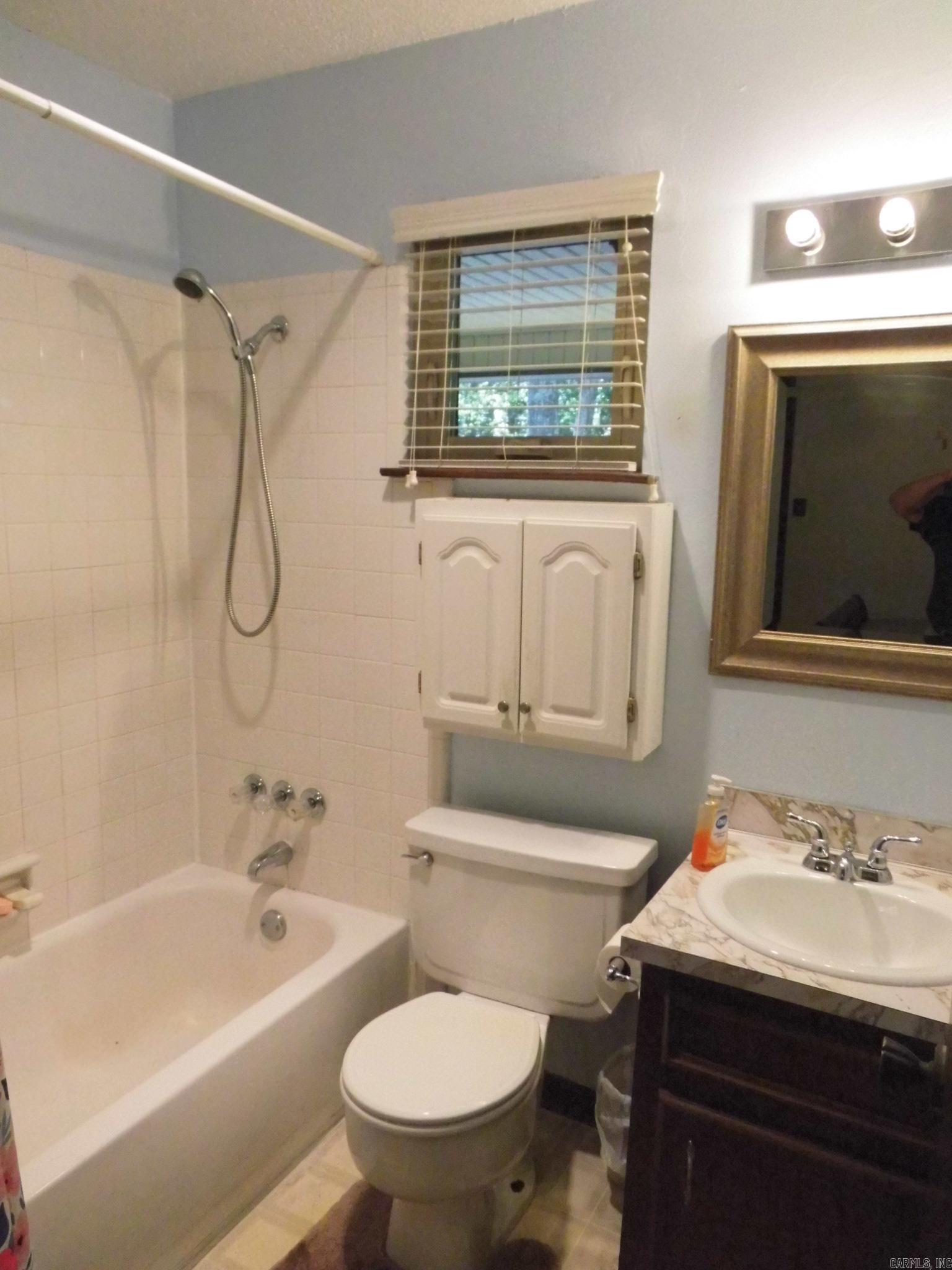 TIFFANY MANOR - Residential