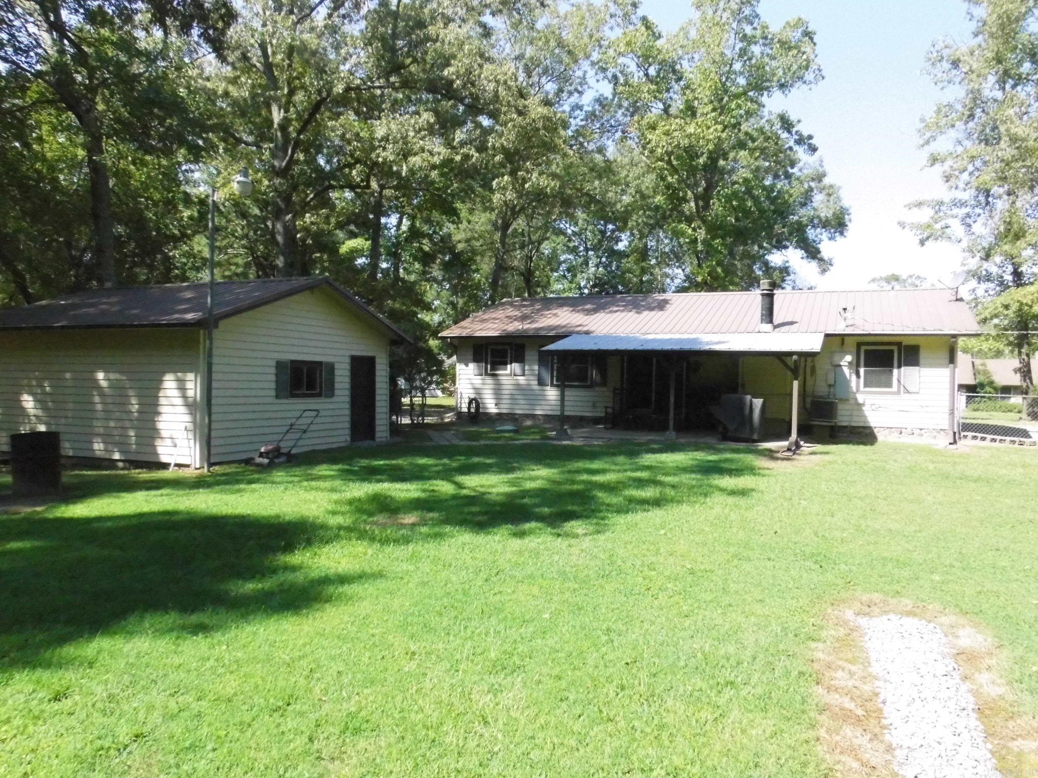 TIFFANY MANOR - Residential