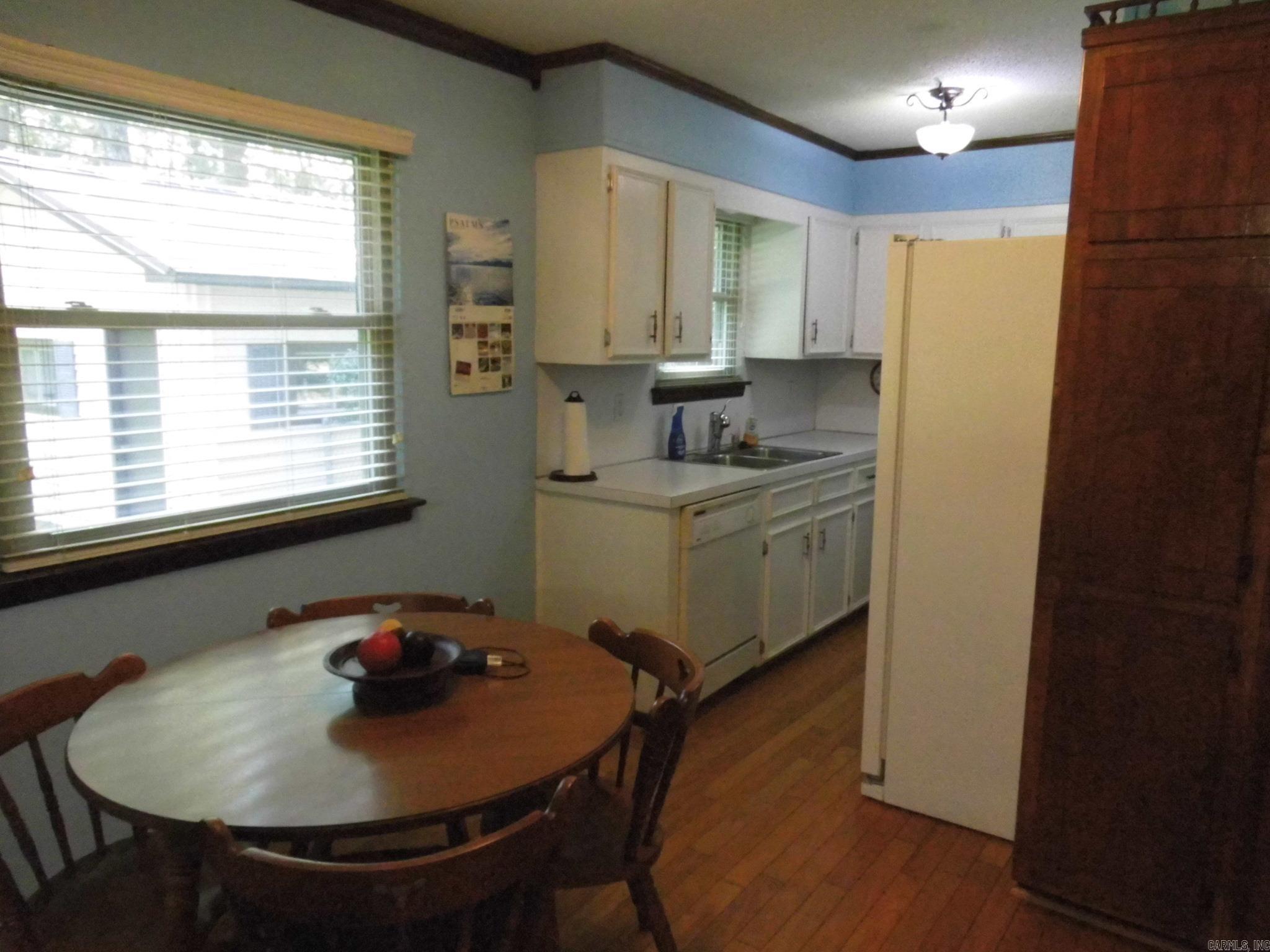 TIFFANY MANOR - Residential