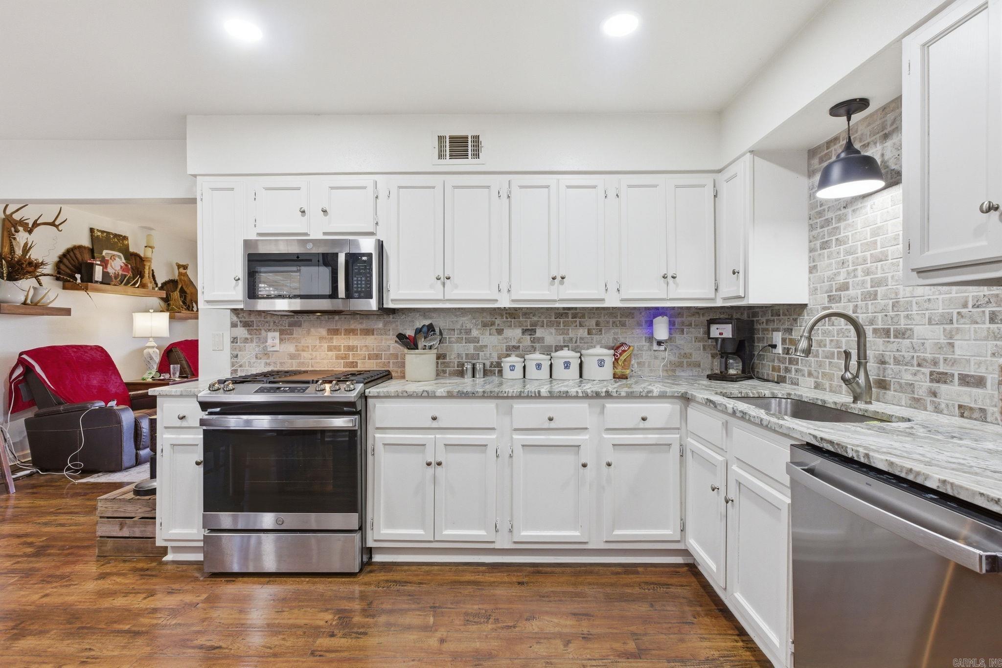 SPRINGHILL MANOR WEST - Residential