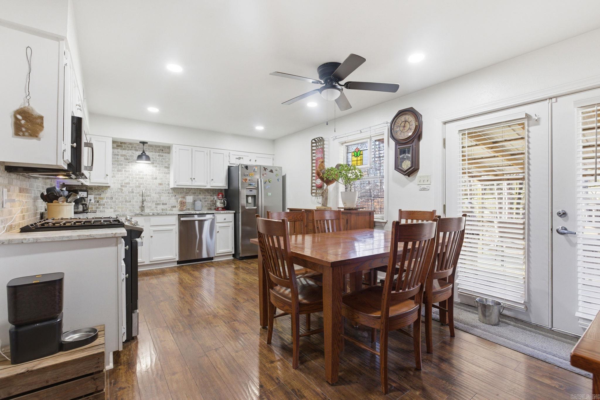 SPRINGHILL MANOR WEST - Residential